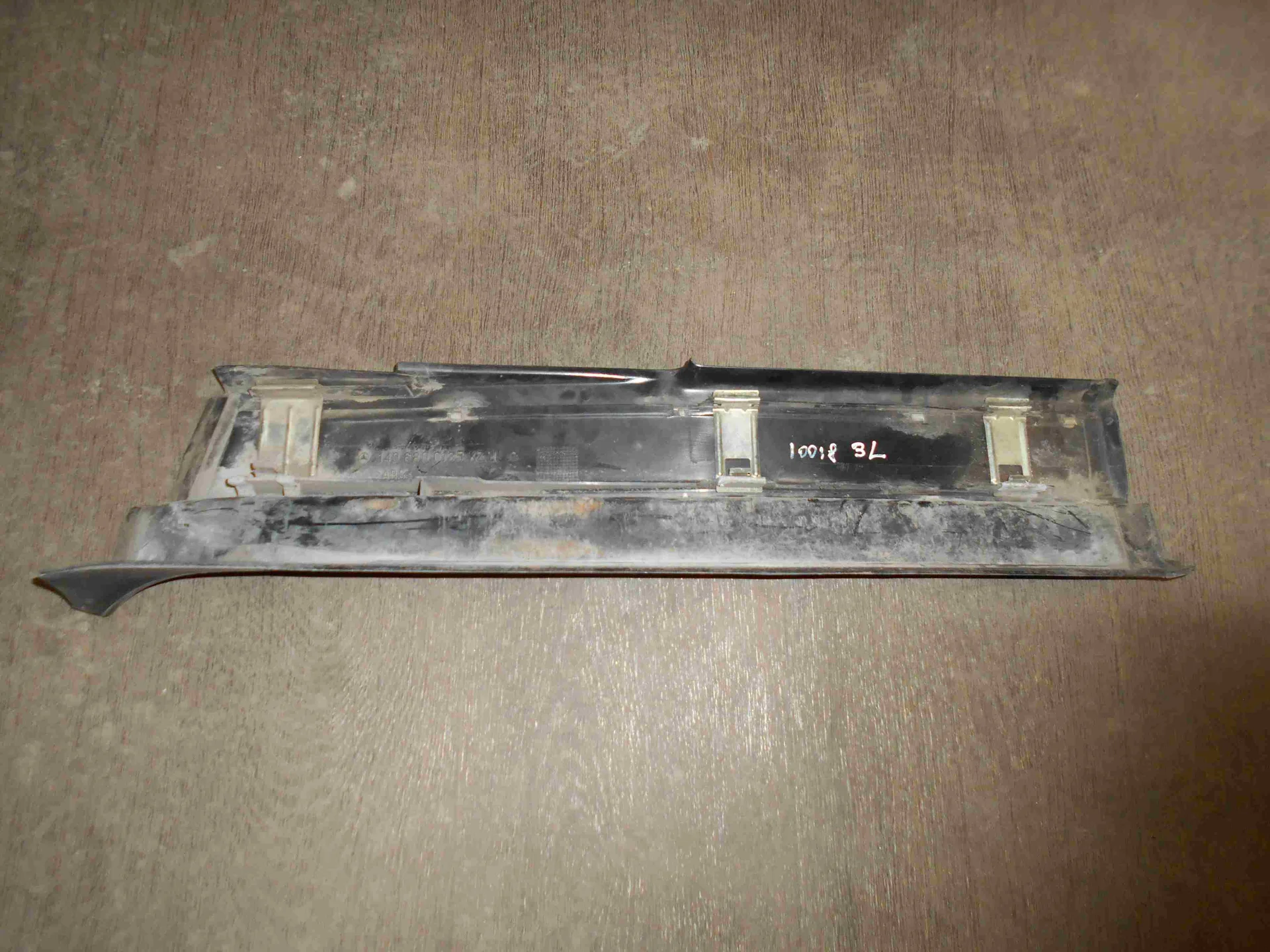 Накладка на порог внутренняя задняя левая Mercedes-Benz W140 A1406800135 - миниатюра 2