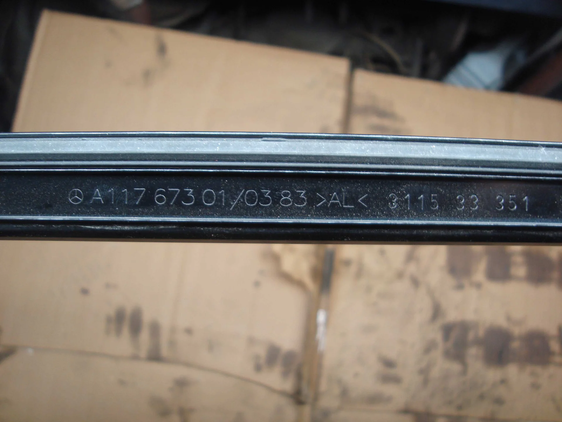 Накладка панели крыши слева Mercedes-Benz C117 270 A1176730383 - миниатюра 2