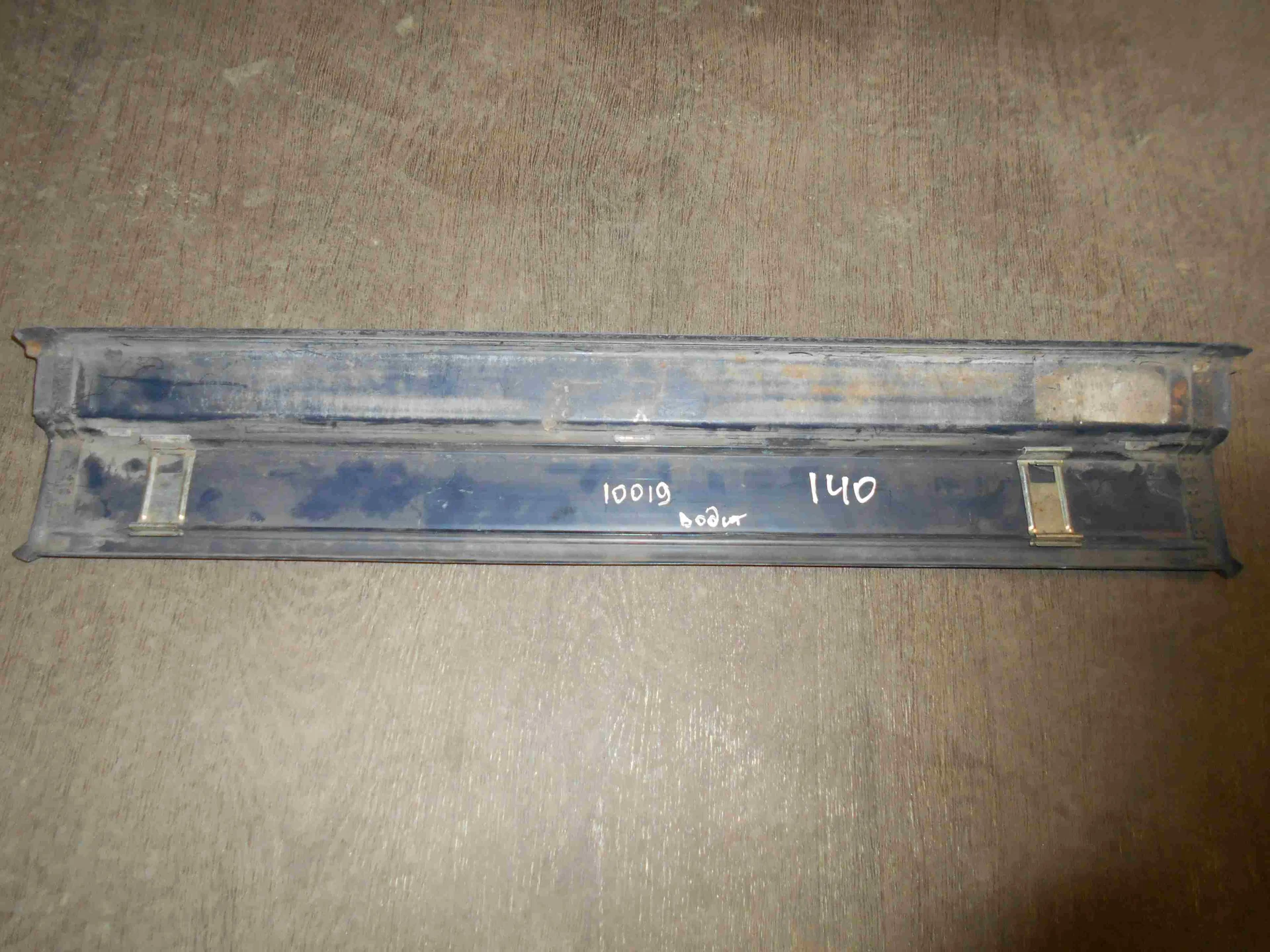 Накладка на порог внутренняя передняя левая Mercedes-Benz W140 A1406800535 - миниатюра 2