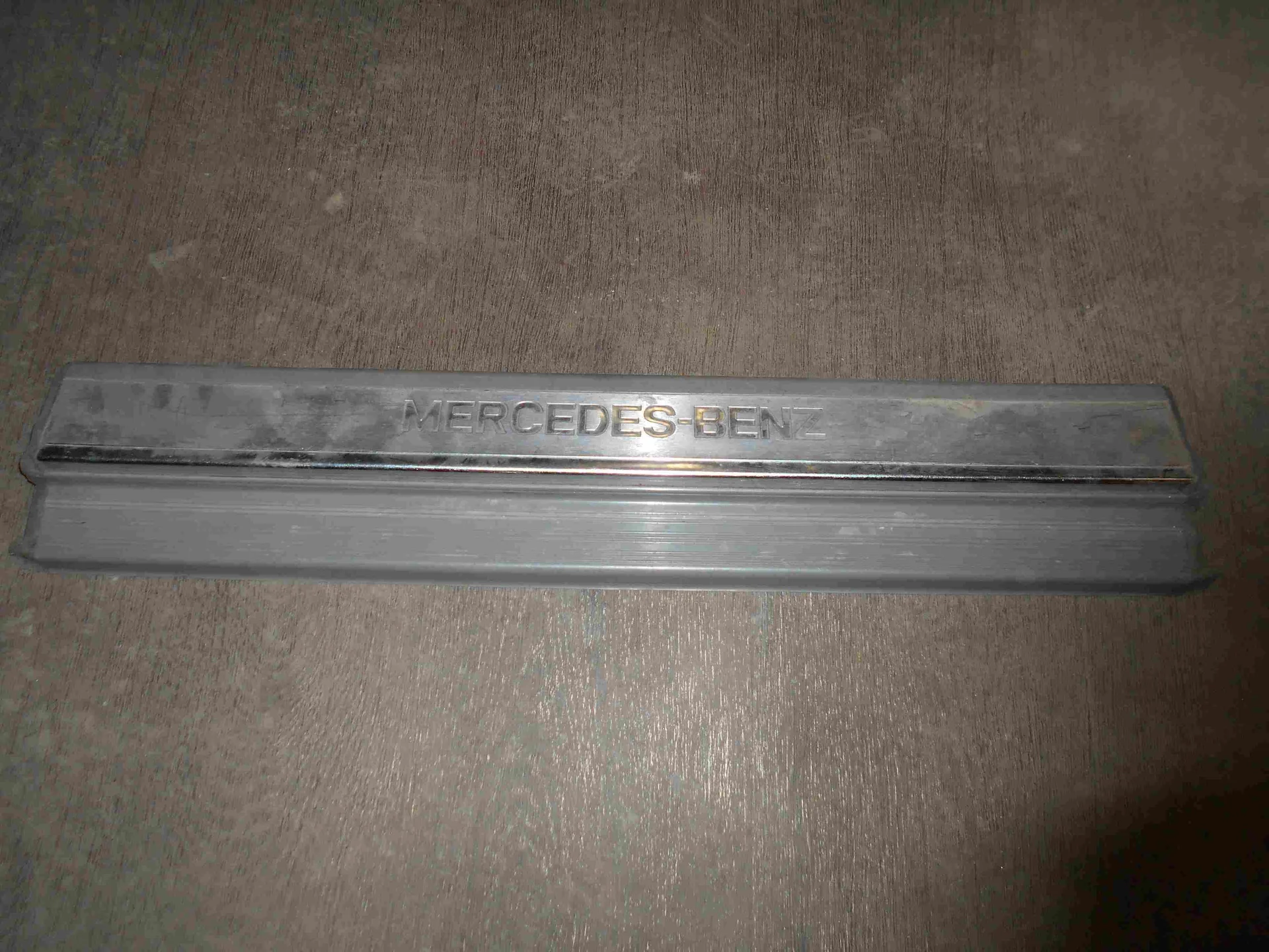 Накладка на порог внутренняя передняя левая Mercedes-Benz W140 A1406800535 - изображение 1