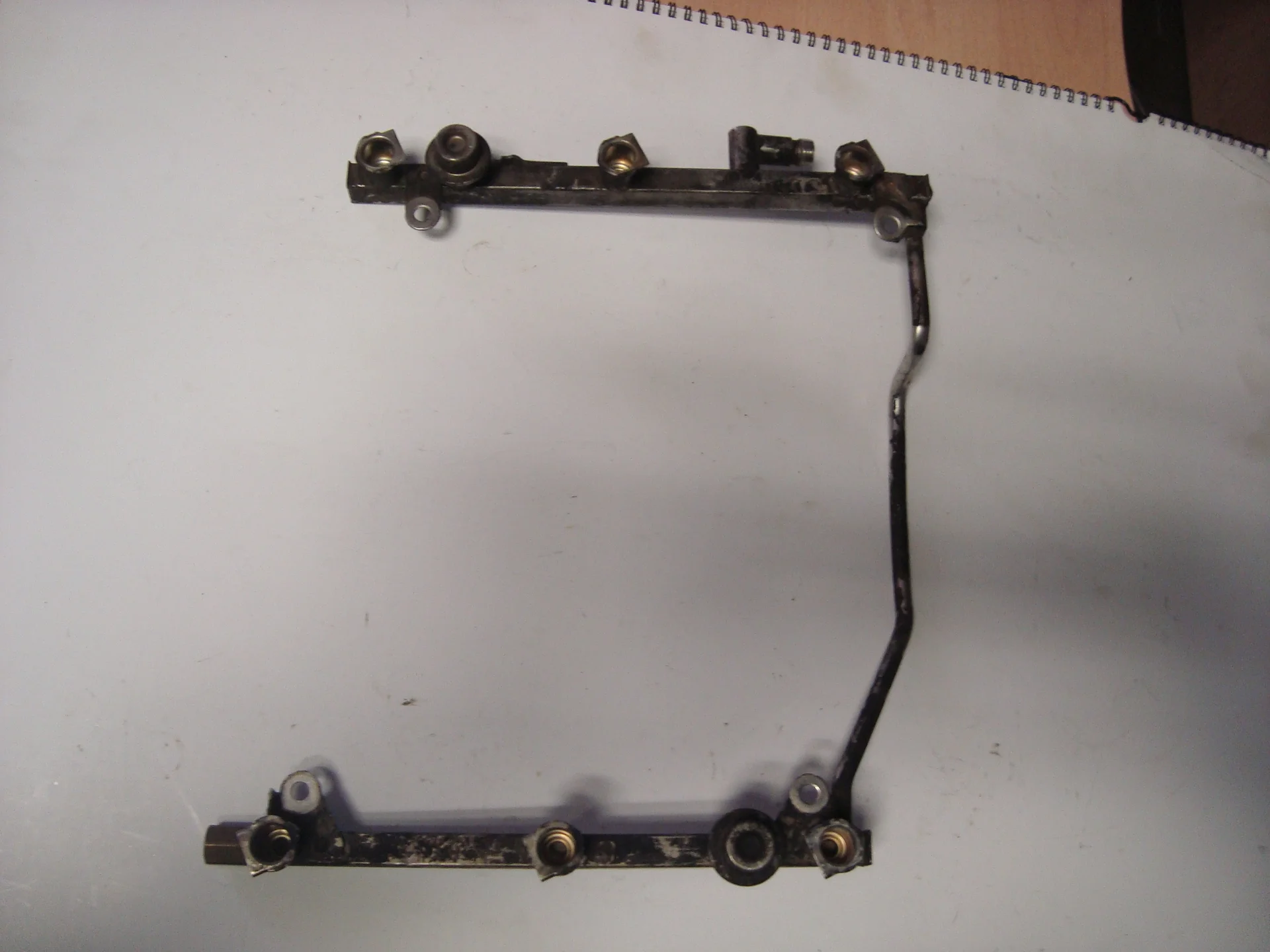 Топливная рампа Mercedes-Benz W164 272 A2720700995 - миниатюра 2