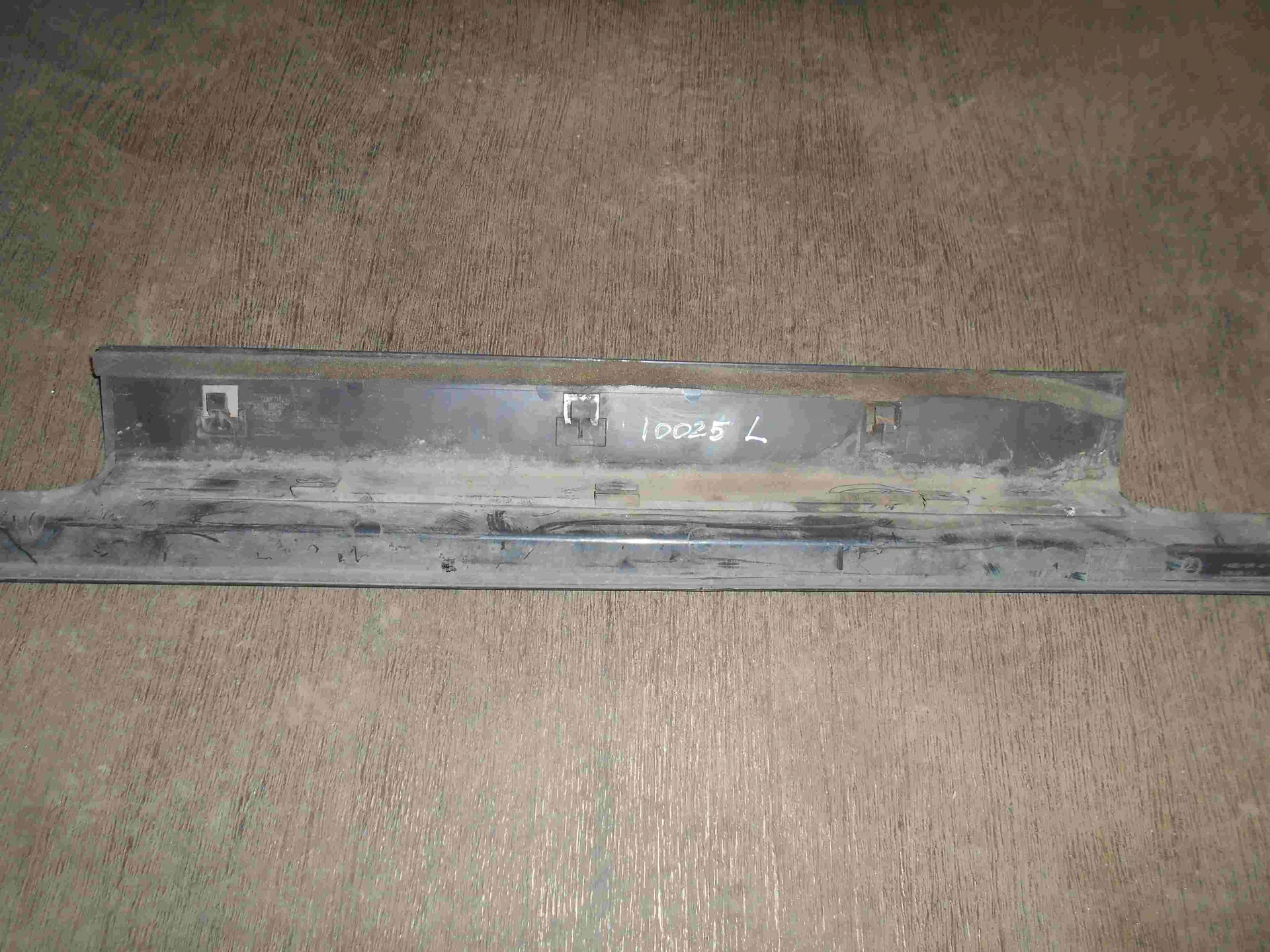 Накладка на порог внутренняя передняя левая Mercedes-Benz W220  A2206801135 - миниатюра 2