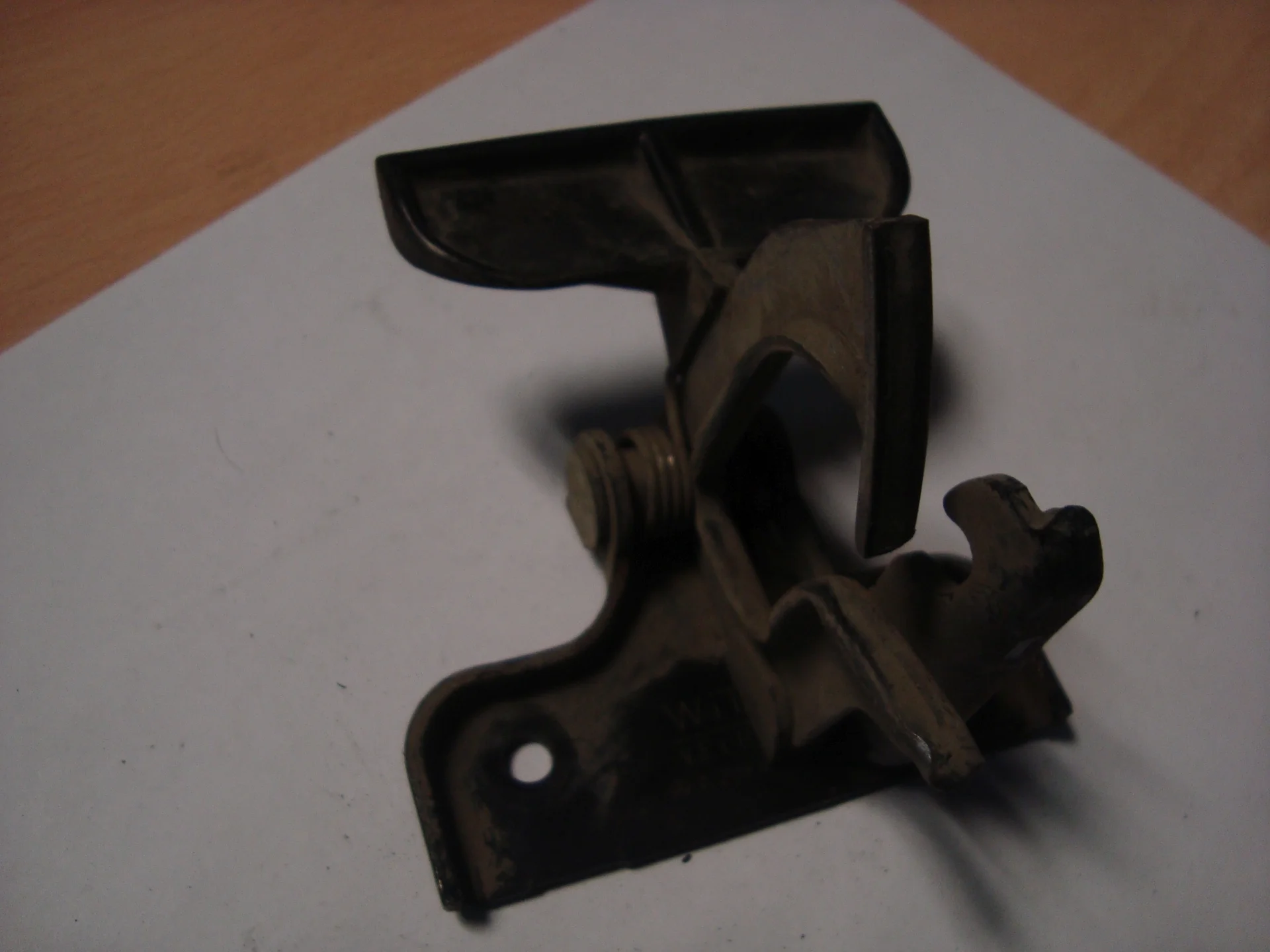 Предохранительный крюк капота Mercedes-Benz W164 A2098800164 - миниатюра 2