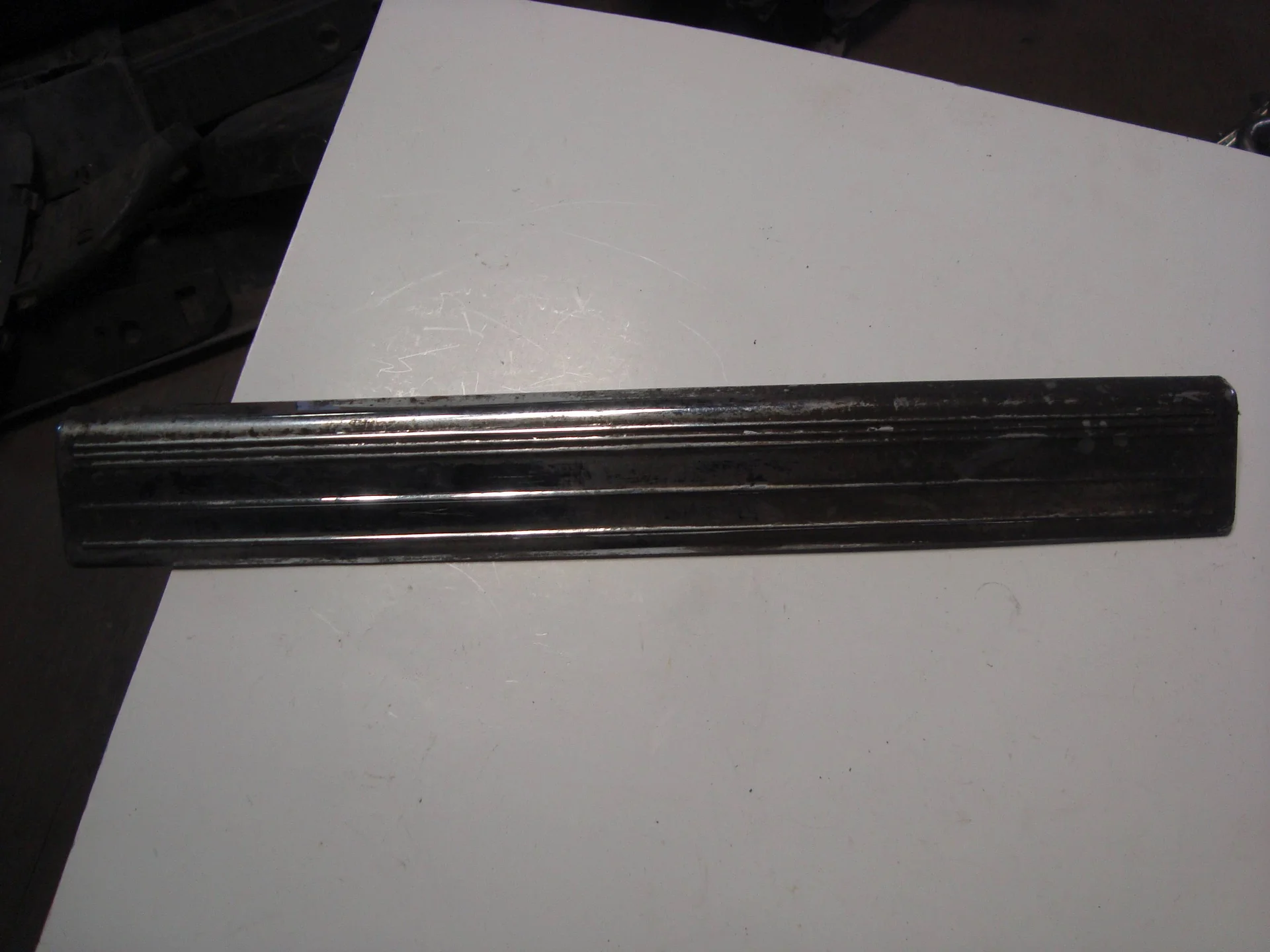 Накладка на порог внутренняя передняя левая Mercedes-Benz W220 A2206805535 - миниатюра 2