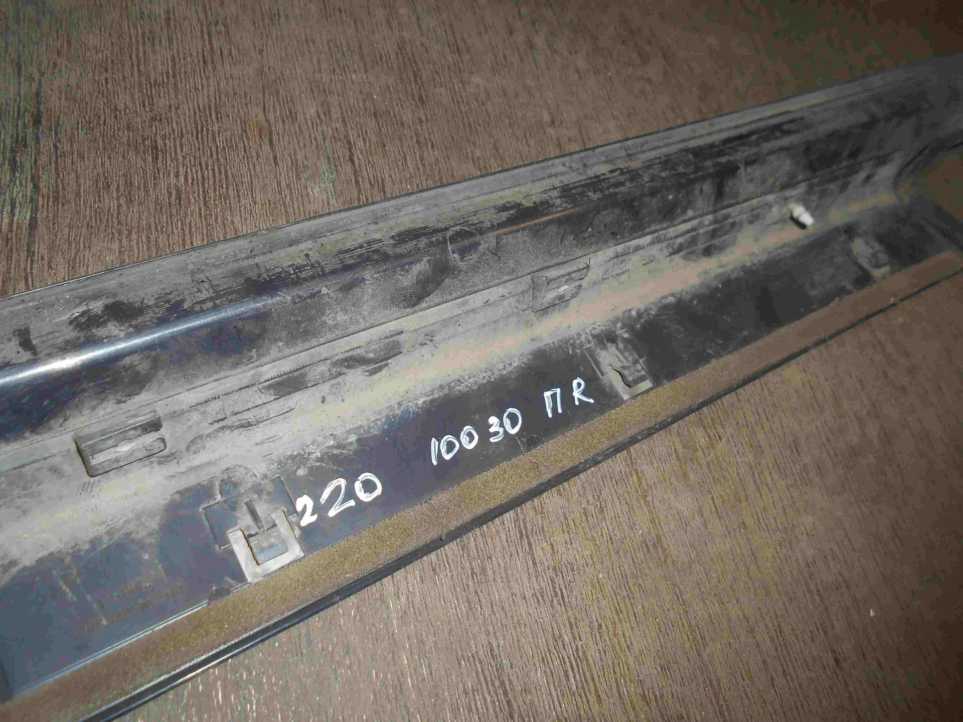 Накладка на порог внутренняя передняя левая Mercedes-Benz W220  A2206801135 - миниатюра 2