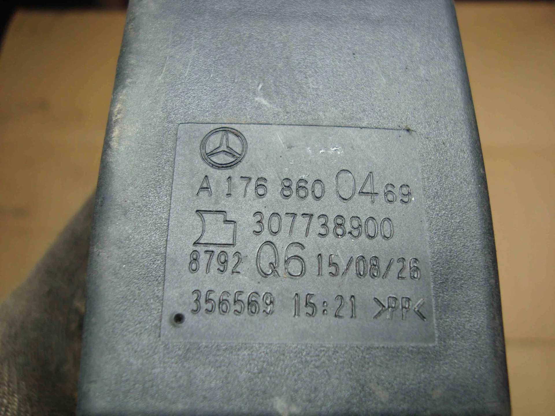 Замок ремня безопасности Mercedes-Benz C117 270 A1768600469 - миниатюра 2