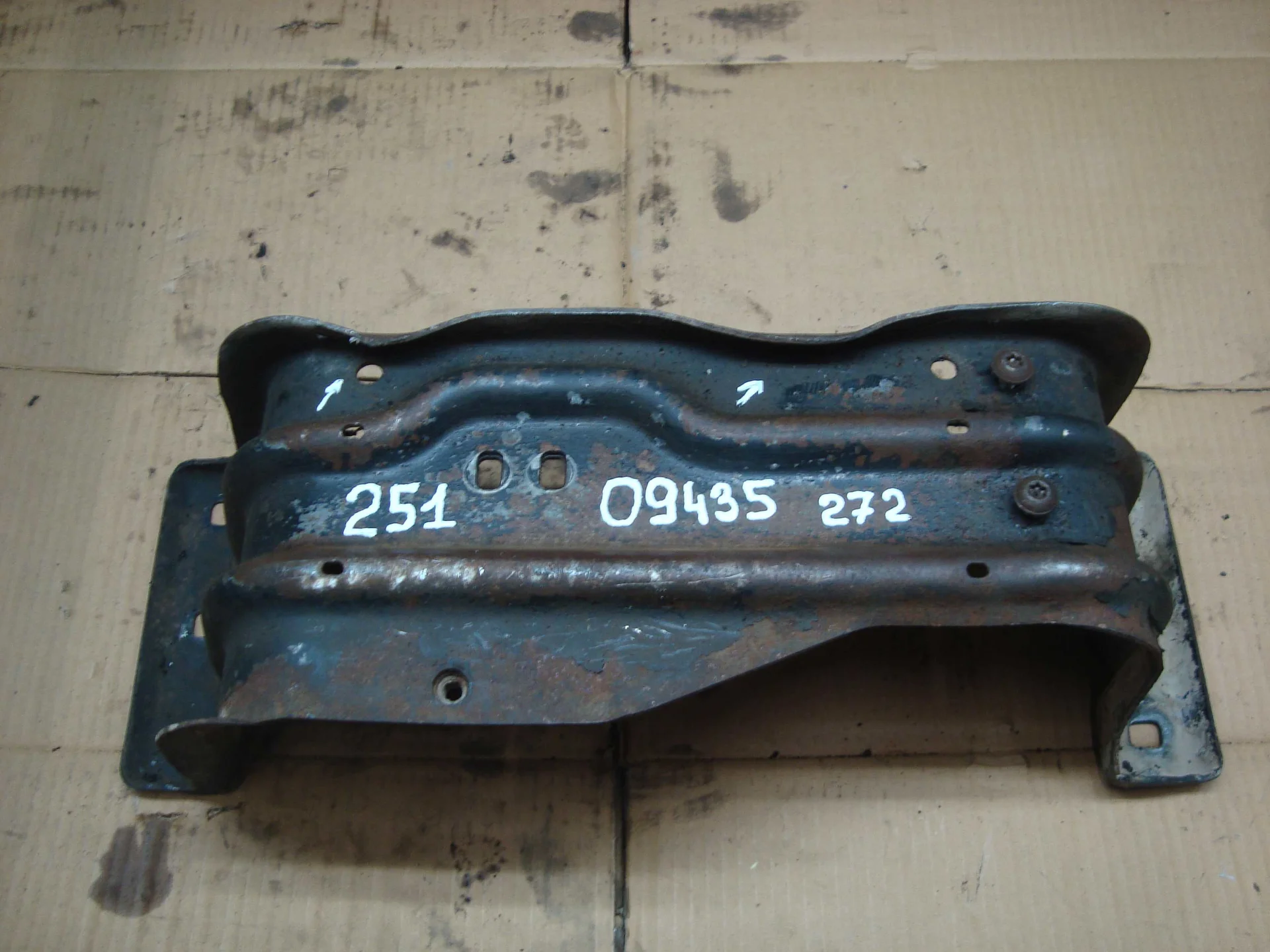 Кронштейн коробки переключения передач Mercedes-Benz W251 272 A2512400202 - изображение 1