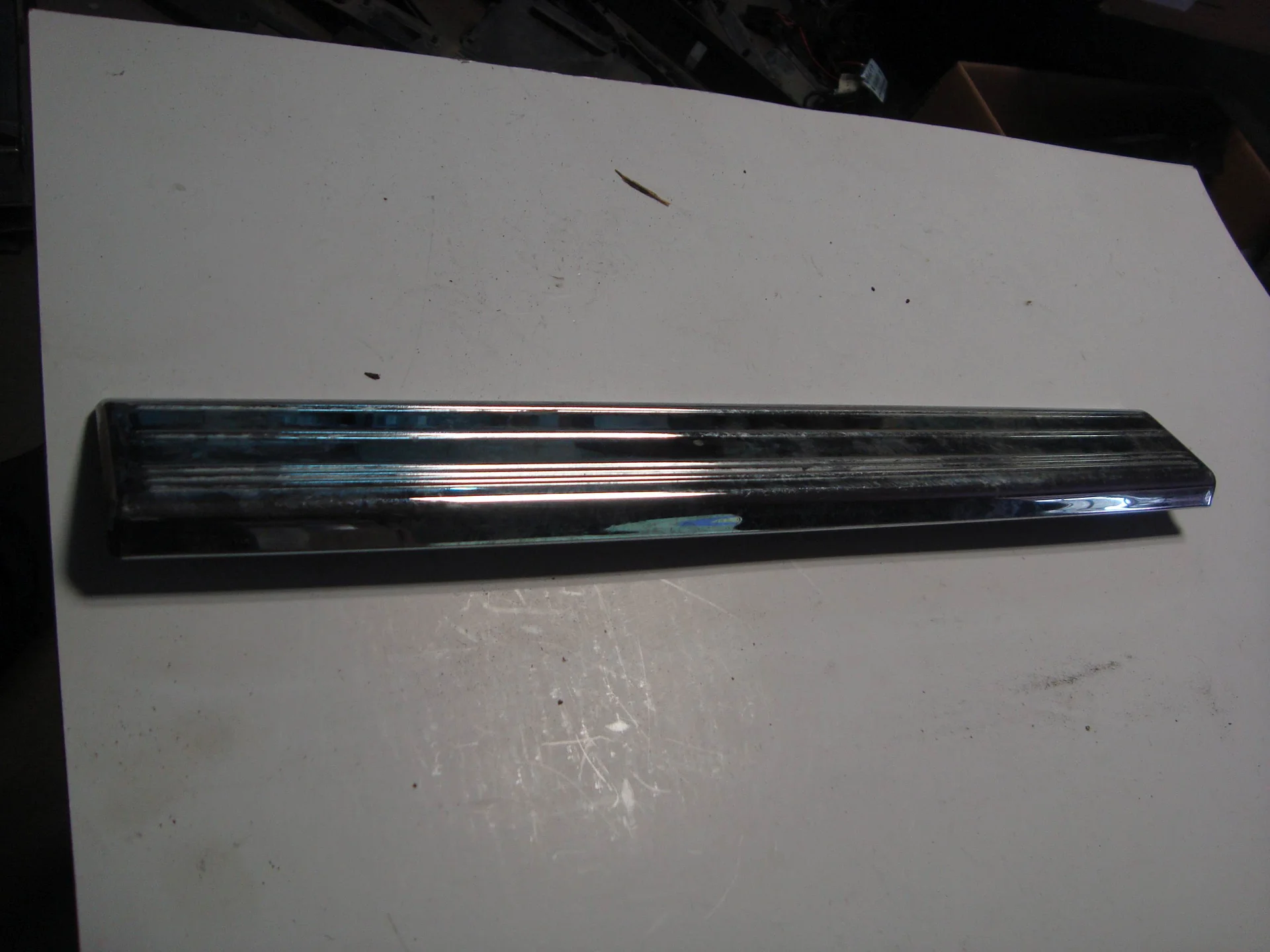 Накладка на порог внутренняя передняя Mercedes-Benz W220 A2206805535 - изображение 1