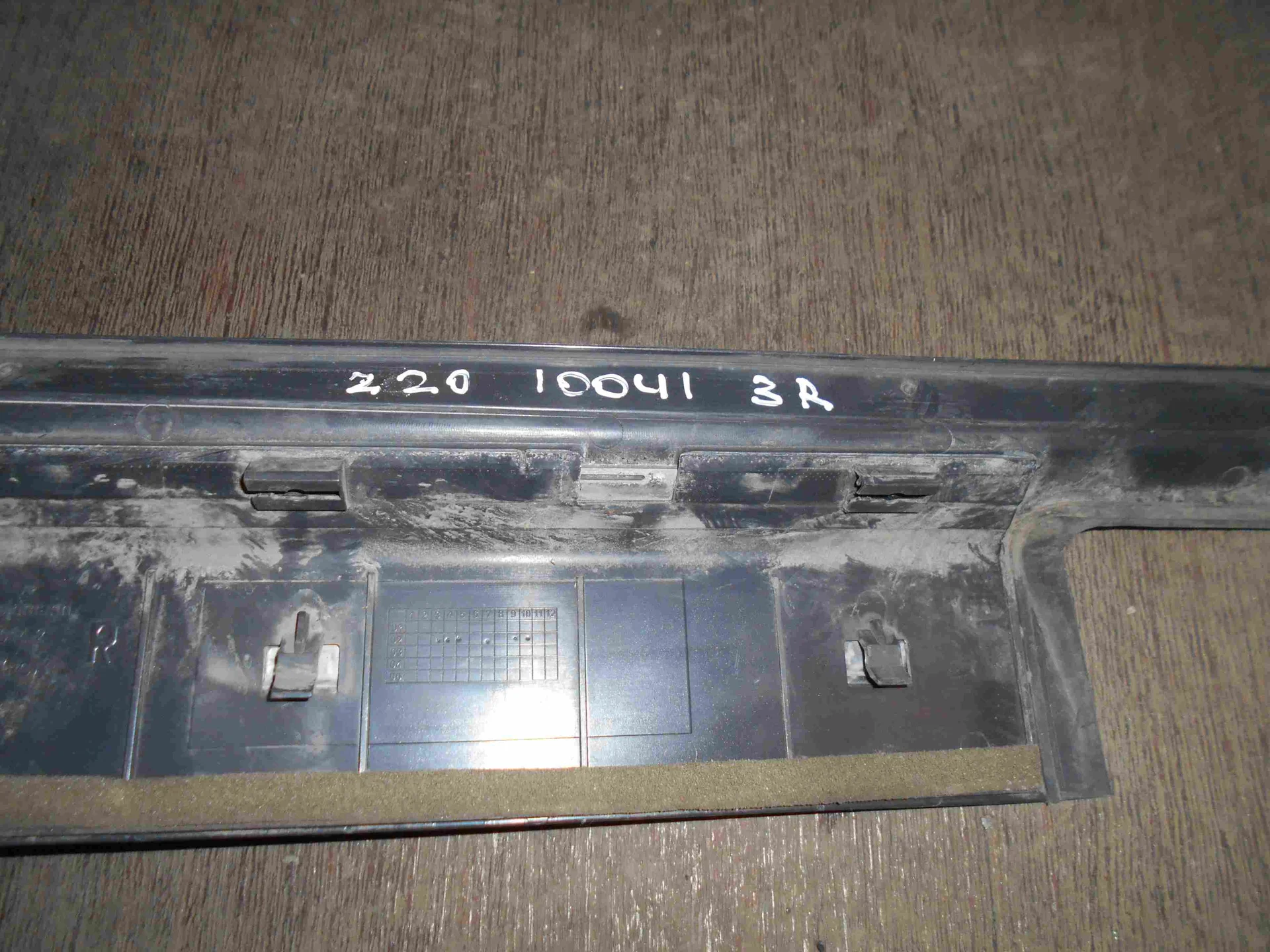 Накладка на порог внутренняя задняя правая Mercedes-Benz W220  A2206805235 - миниатюра 2