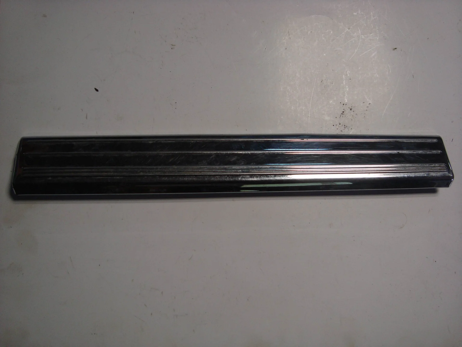 Накладка на порог внутренняя передняя Mercedes-Benz W220 A2206805535 - изображение 1