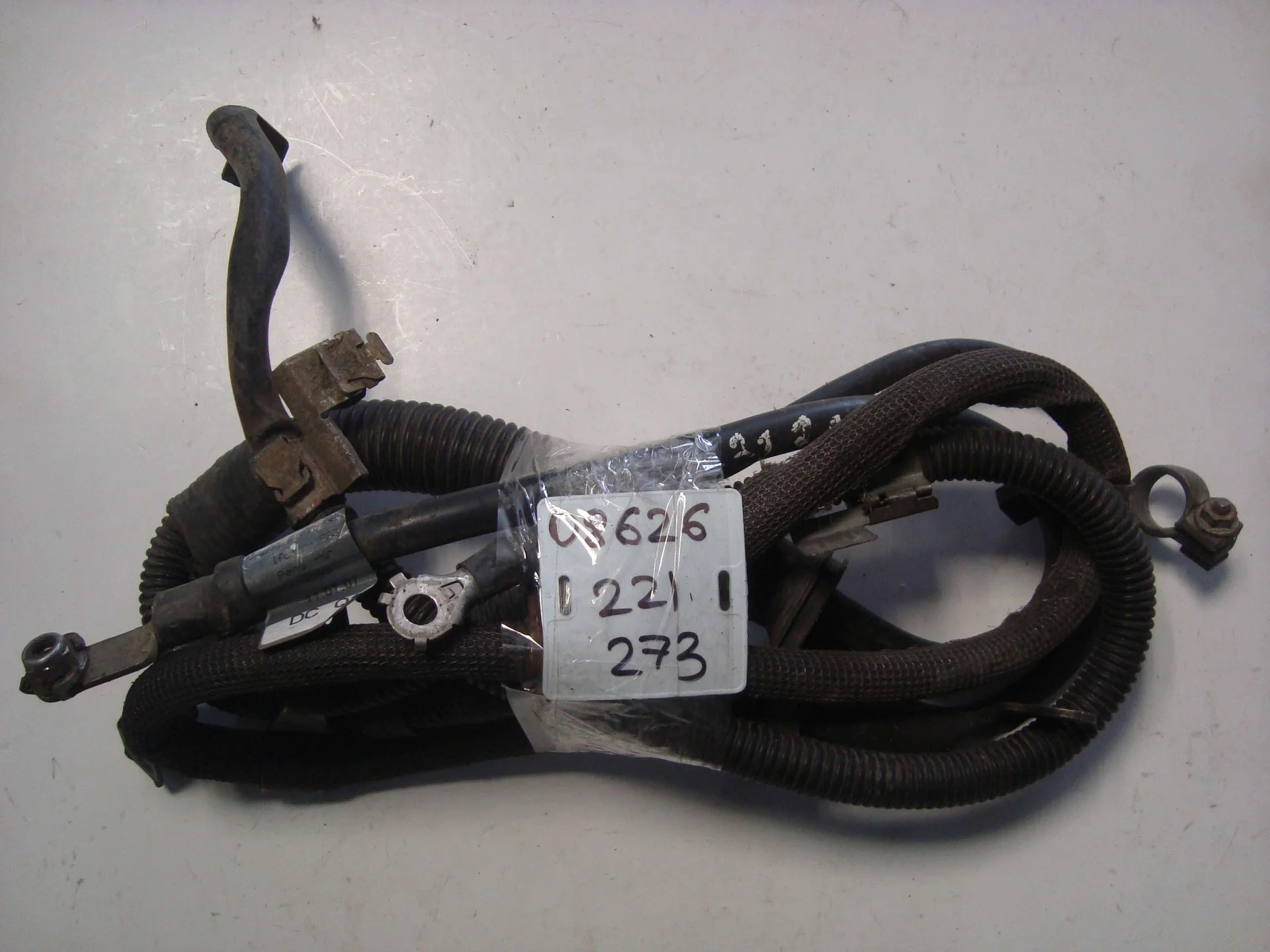 Силовой провод Mercedes-Benz W221 273 A2215409032 - изображение 1