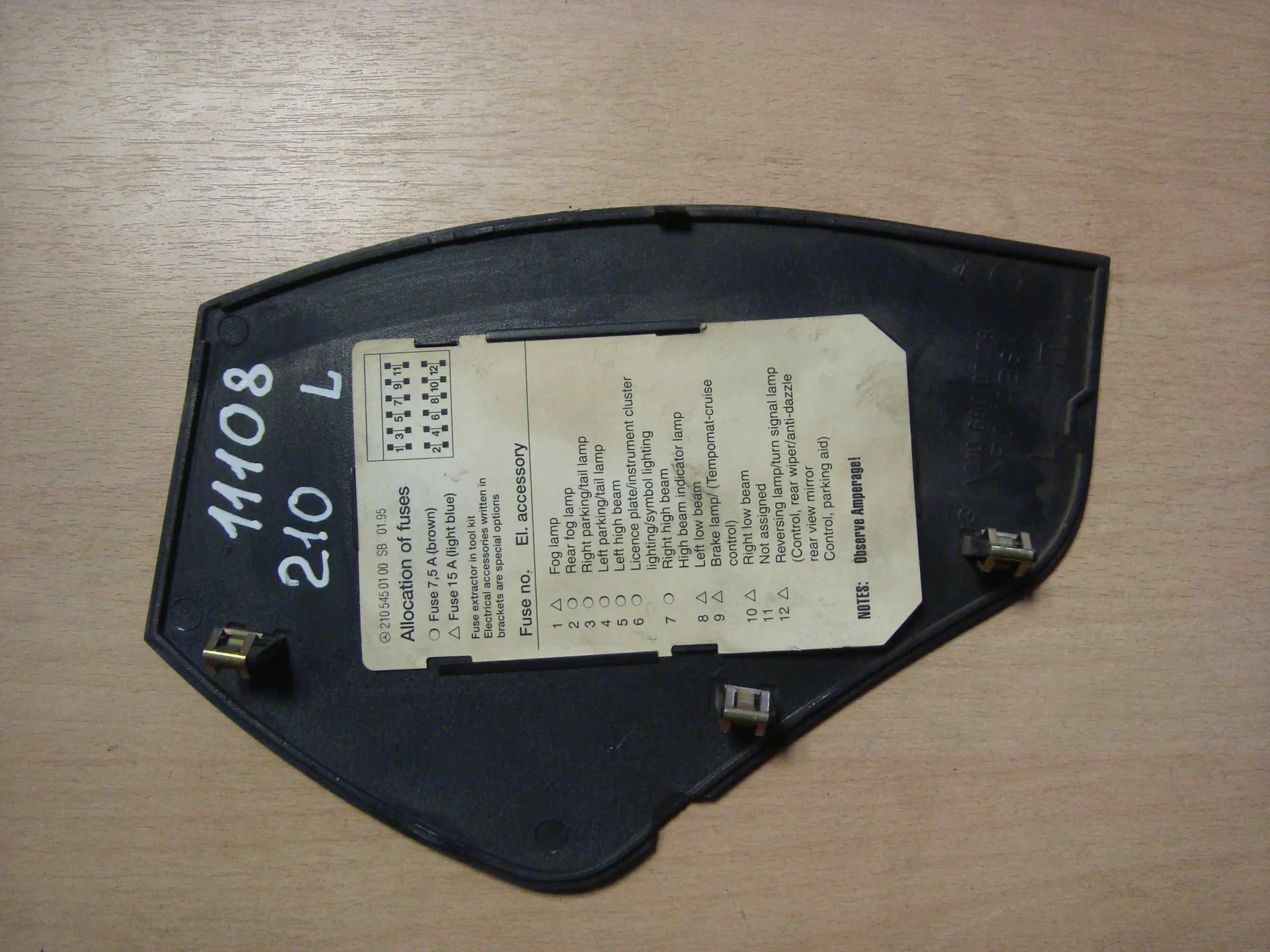 Накладка торпедо боковая левая Mercedes-Benz W210  A2106800778 - миниатюра 2