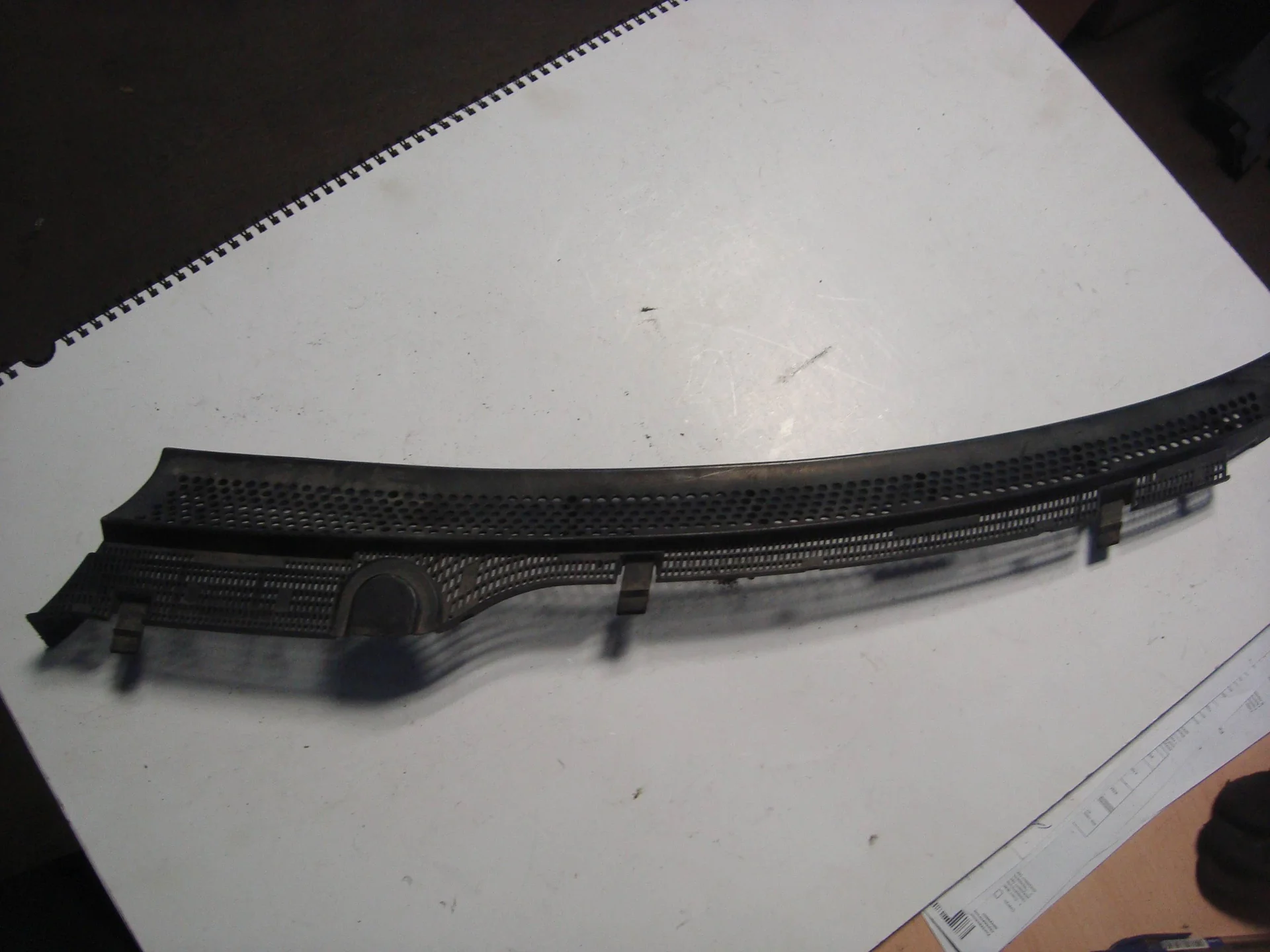 Водосток лобового стекла (жабо) Mercedes-Benz W202 A2028310158 - изображение 1