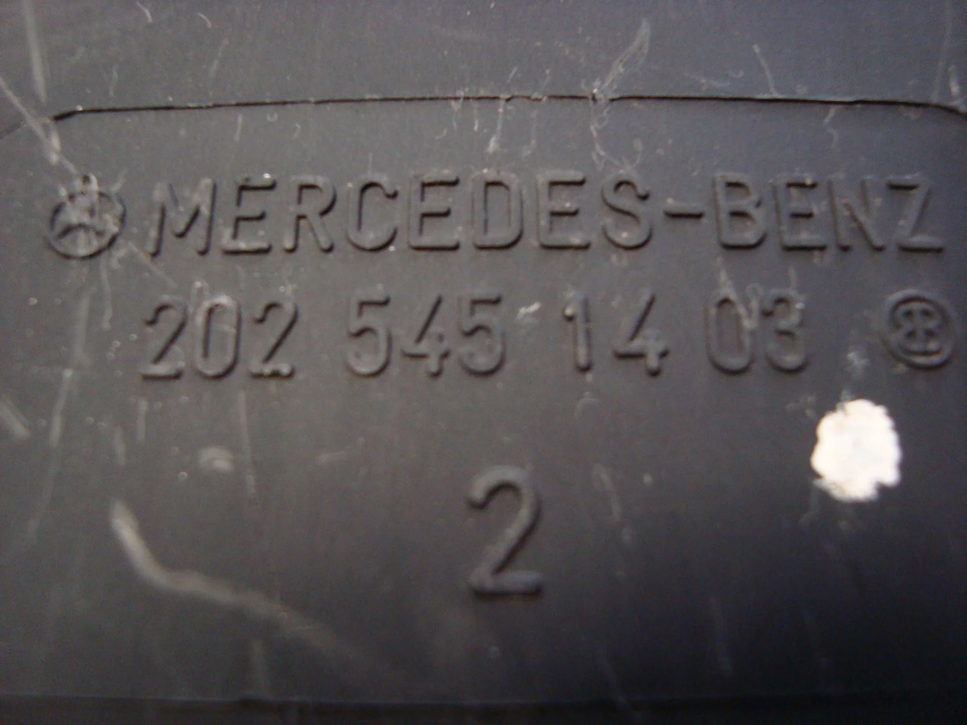 Крышка блока предохранителей Mercedes-Benz C208 111 A2025451403 - миниатюра 3