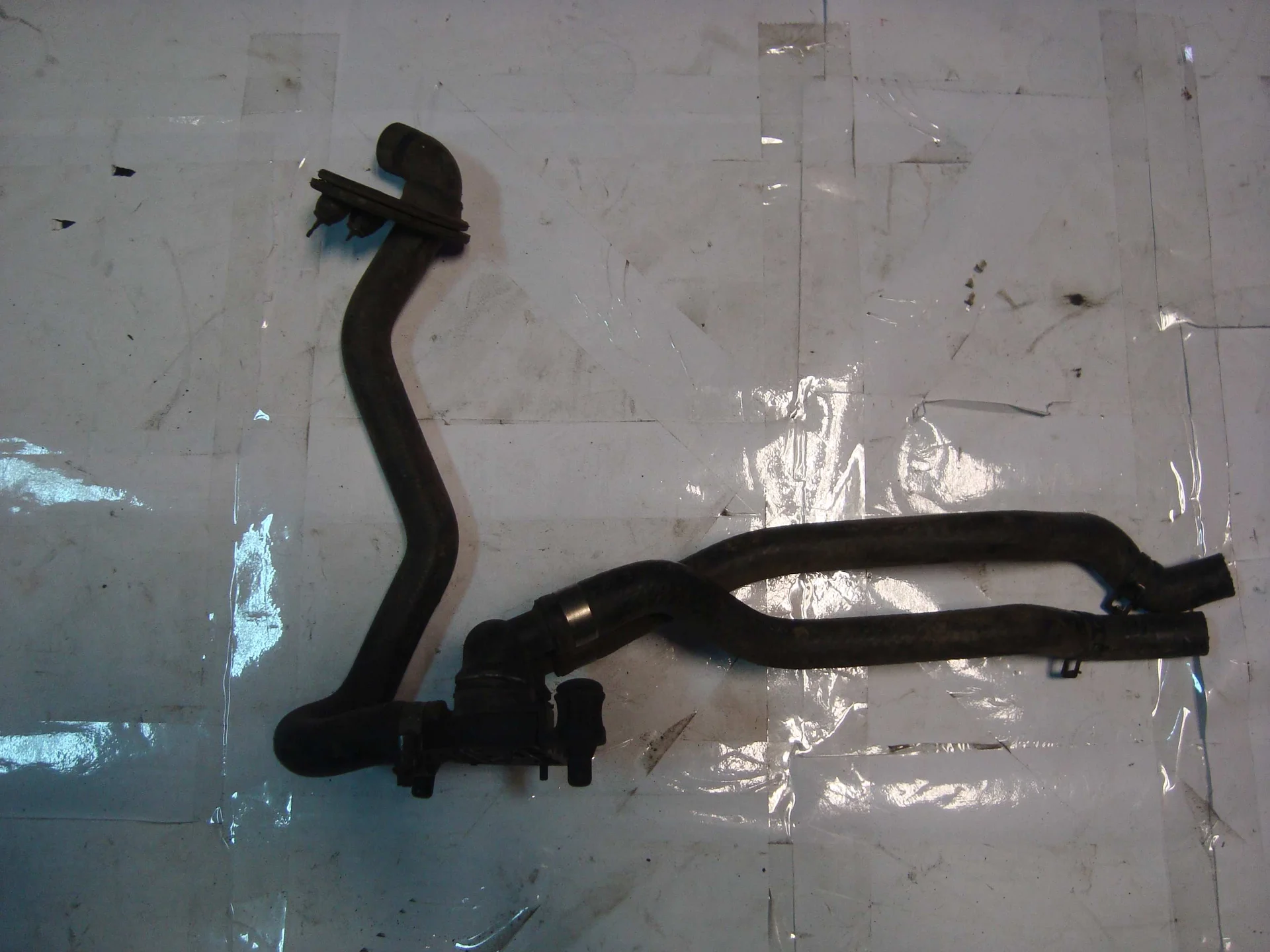 Патрубок отопителя Mercedes-Benz W210 A2108300024 - изображение 1