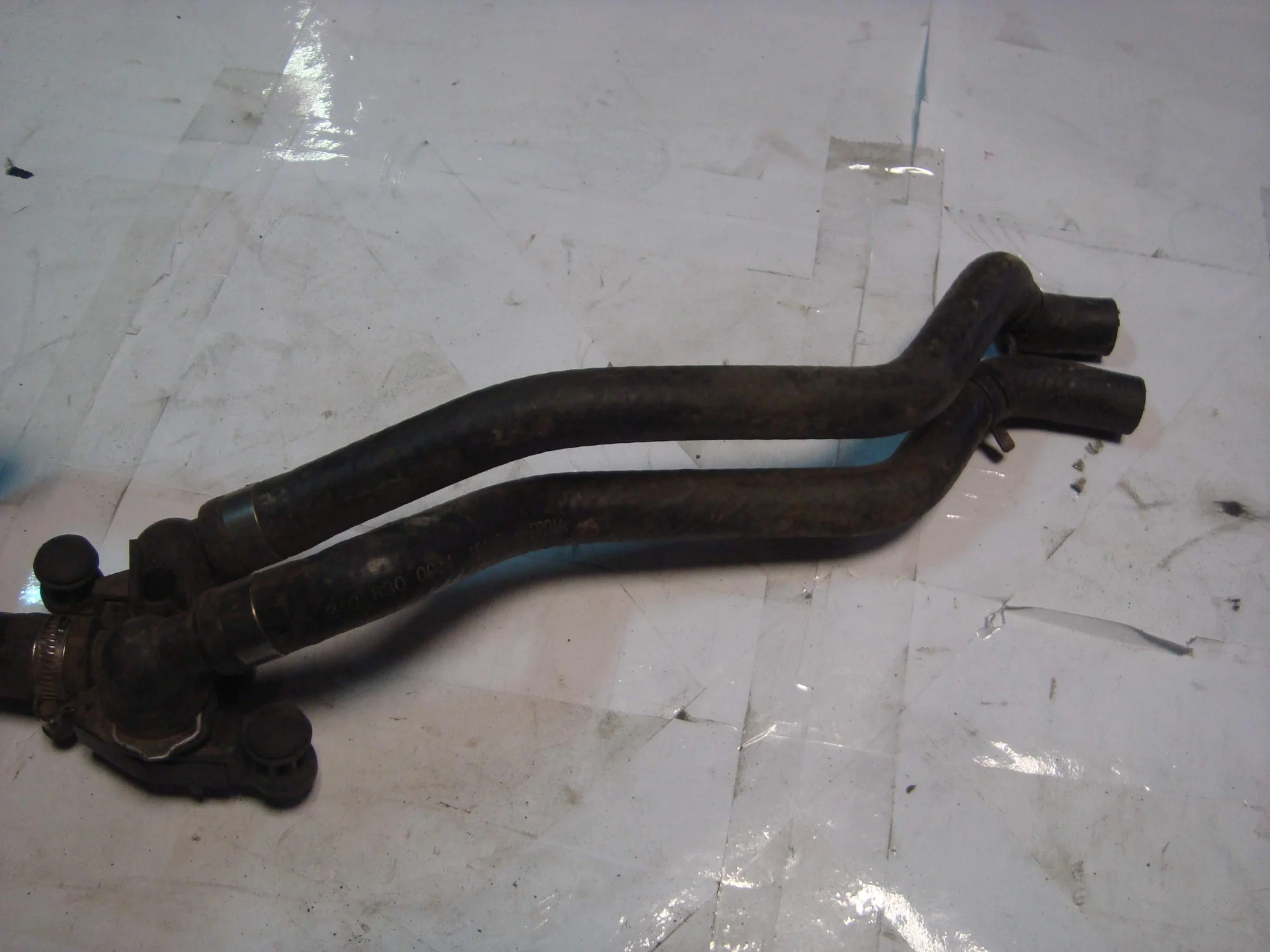 Патрубок отопителя Mercedes-Benz W210 A2108300024 - миниатюра 4
