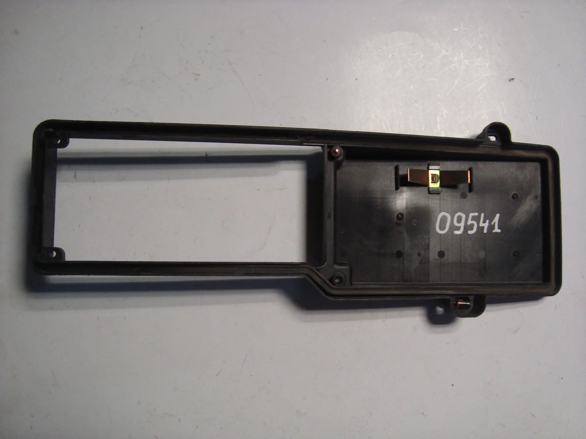 Крышка блока предохранителей Mercedes-Benz W124 A1245400082 - миниатюра 2