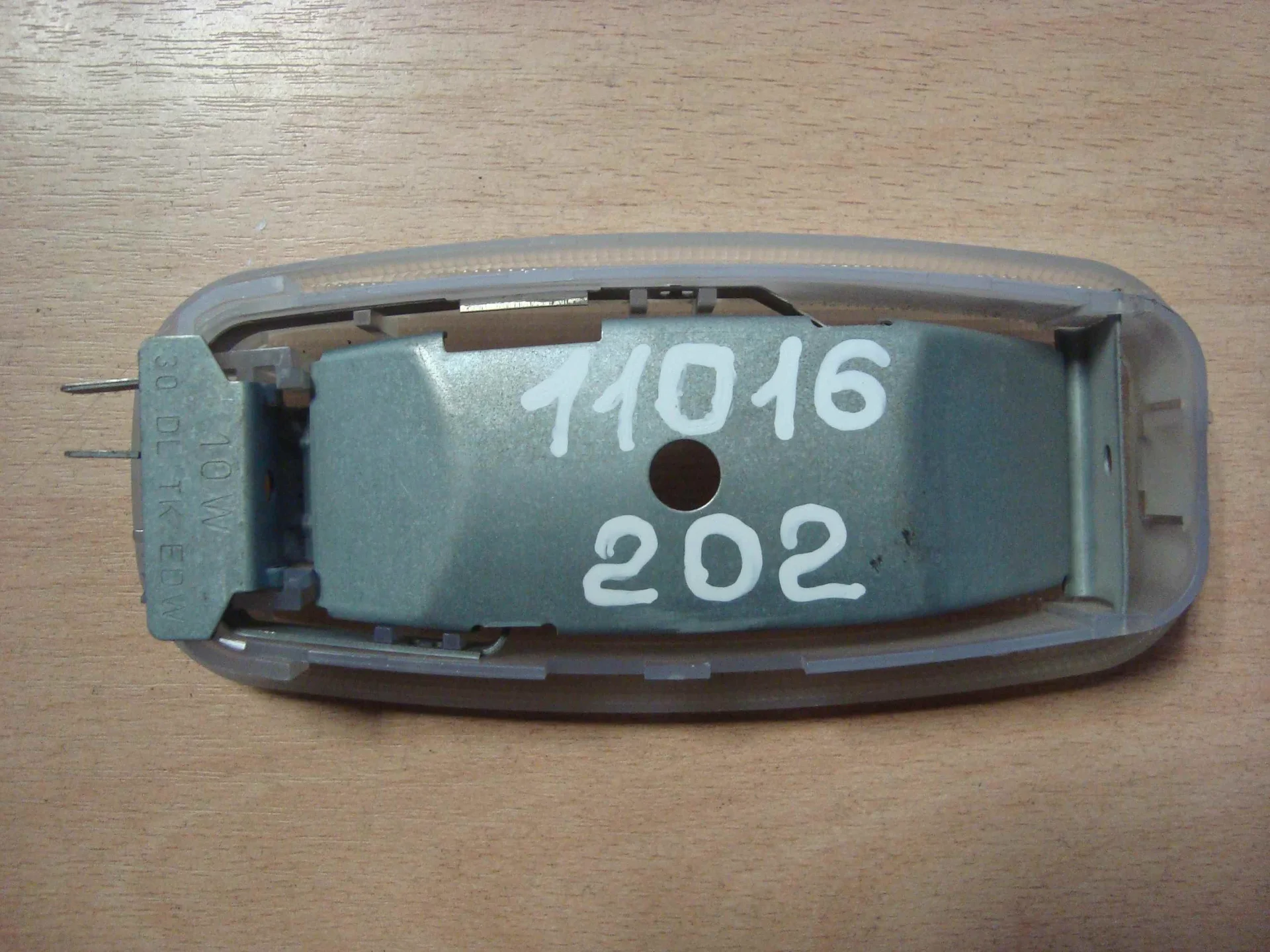 Плафон салонный Mercedes-Benz W202  A2028200401 - миниатюра 2