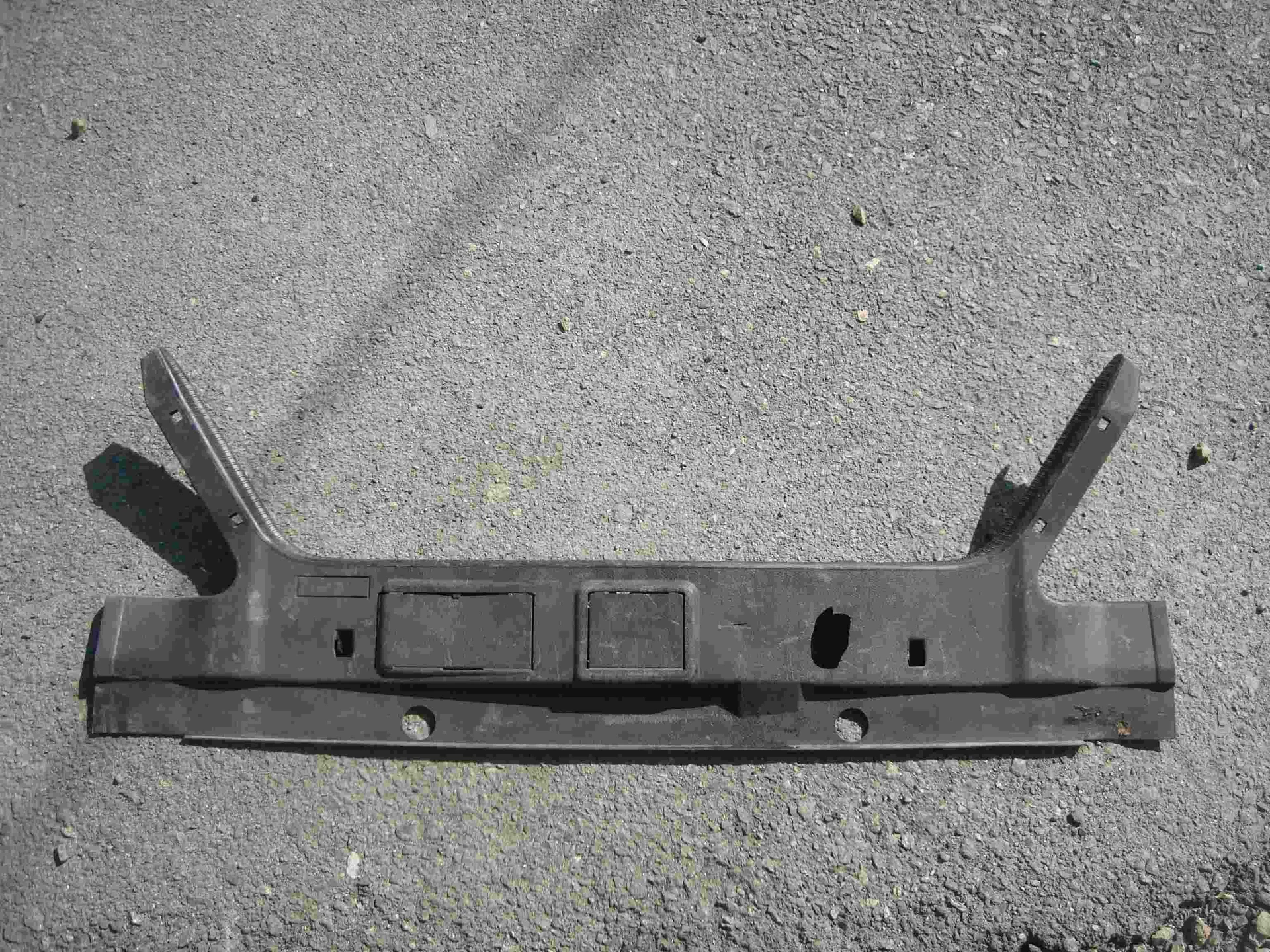 Накладка задней стенки багажного отделения Mercedes-Benz W124 A1246942425 - изображение 1