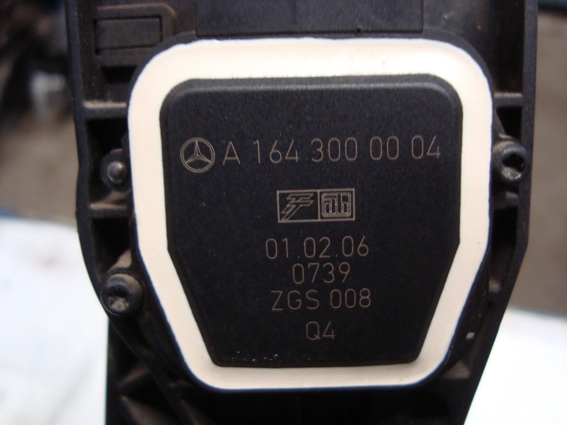 Педаль газа Mercedes-Benz W251 272 A1643000004 - миниатюра 4