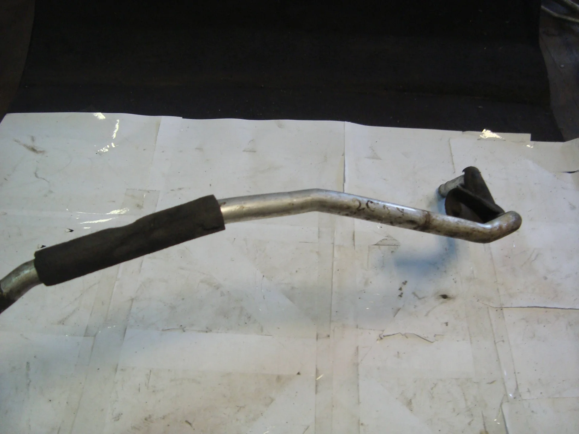 Патрубок отопителя Mercedes-Benz W203  A2038300115 - миниатюра 3