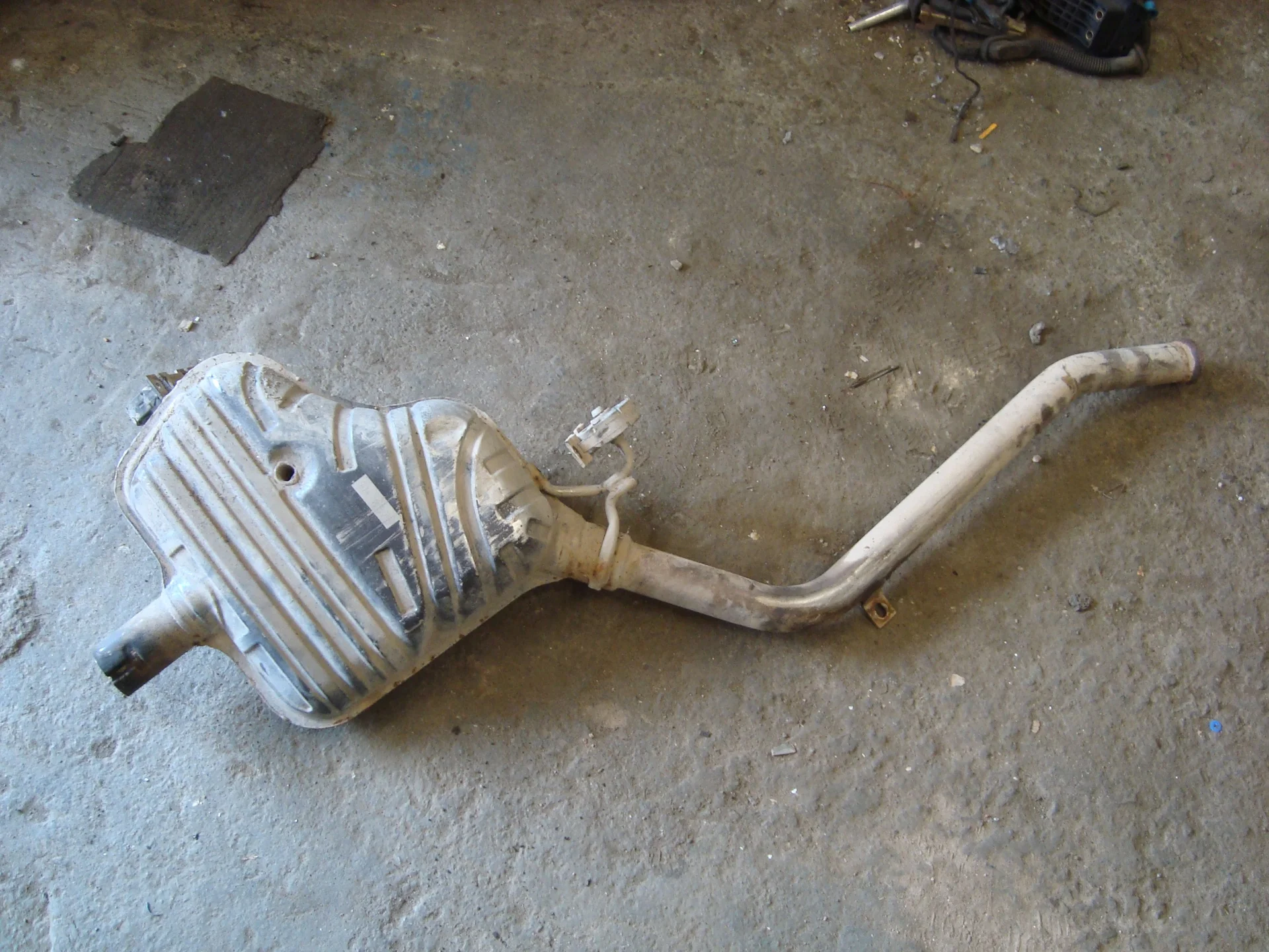 Задняя часть глушителя правая Mercedes-Benz W251 272 A2514900401 - миниатюра 2