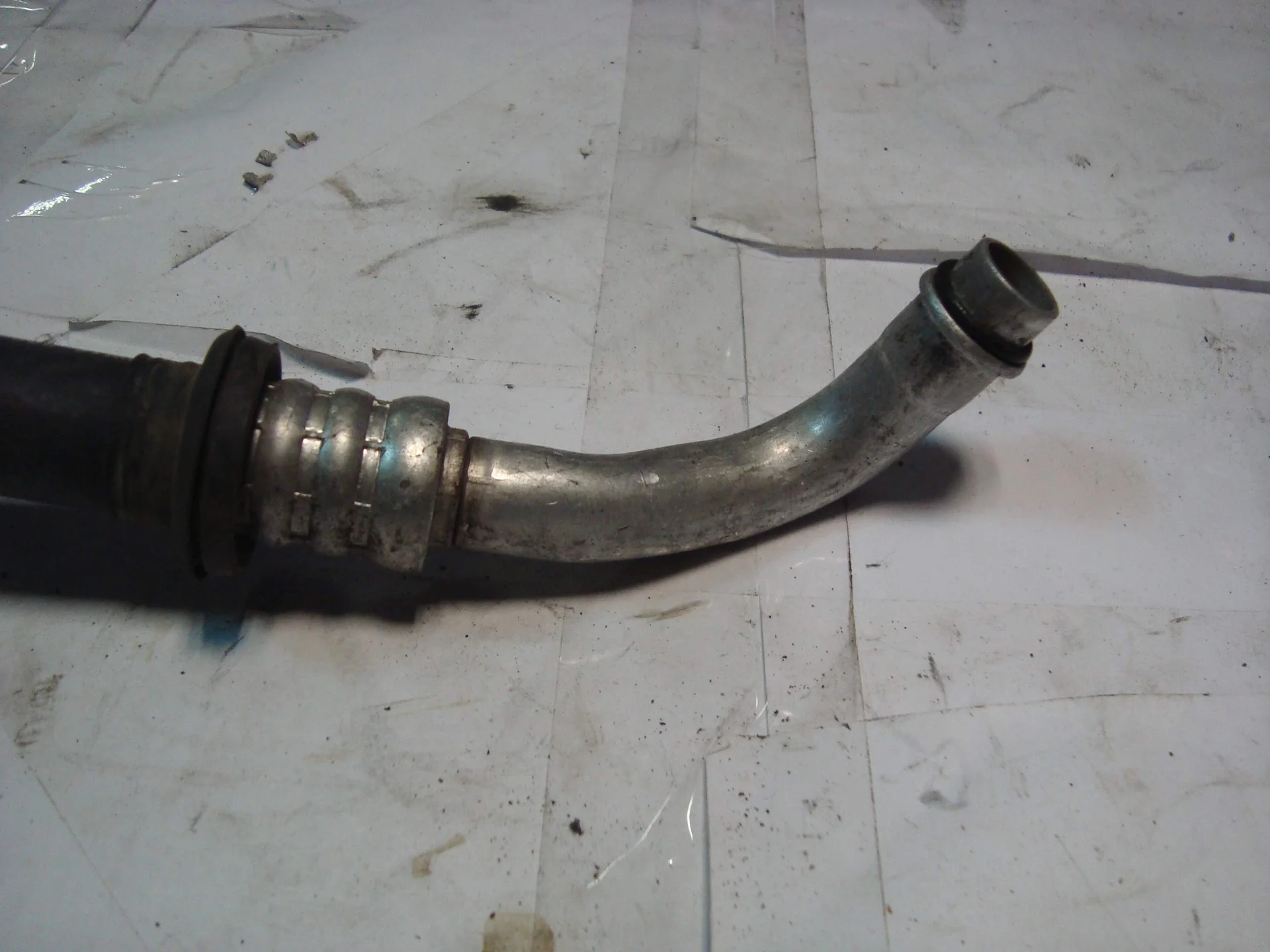 Трубка кондиционера Mercedes-Benz W210 111 A2108305915 - миниатюра 2