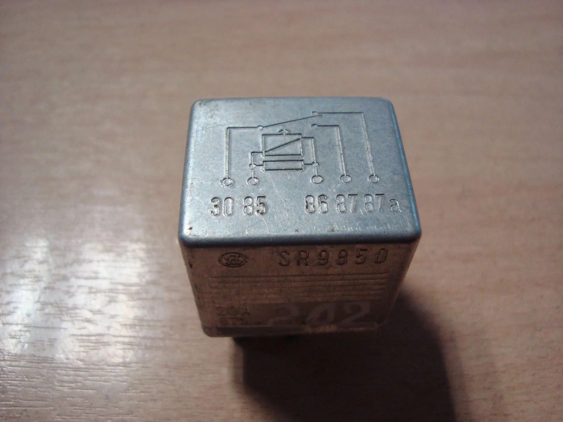 Реле Mercedes-Benz W202 A0015420219 - изображение 1