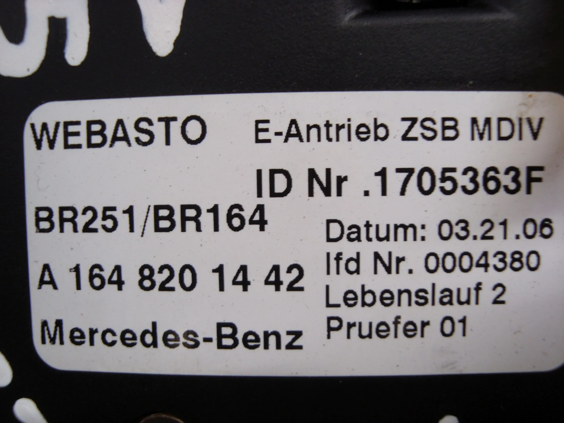 Моторчик люка Mercedes-Benz W251 272 A1648201442 - миниатюра 4