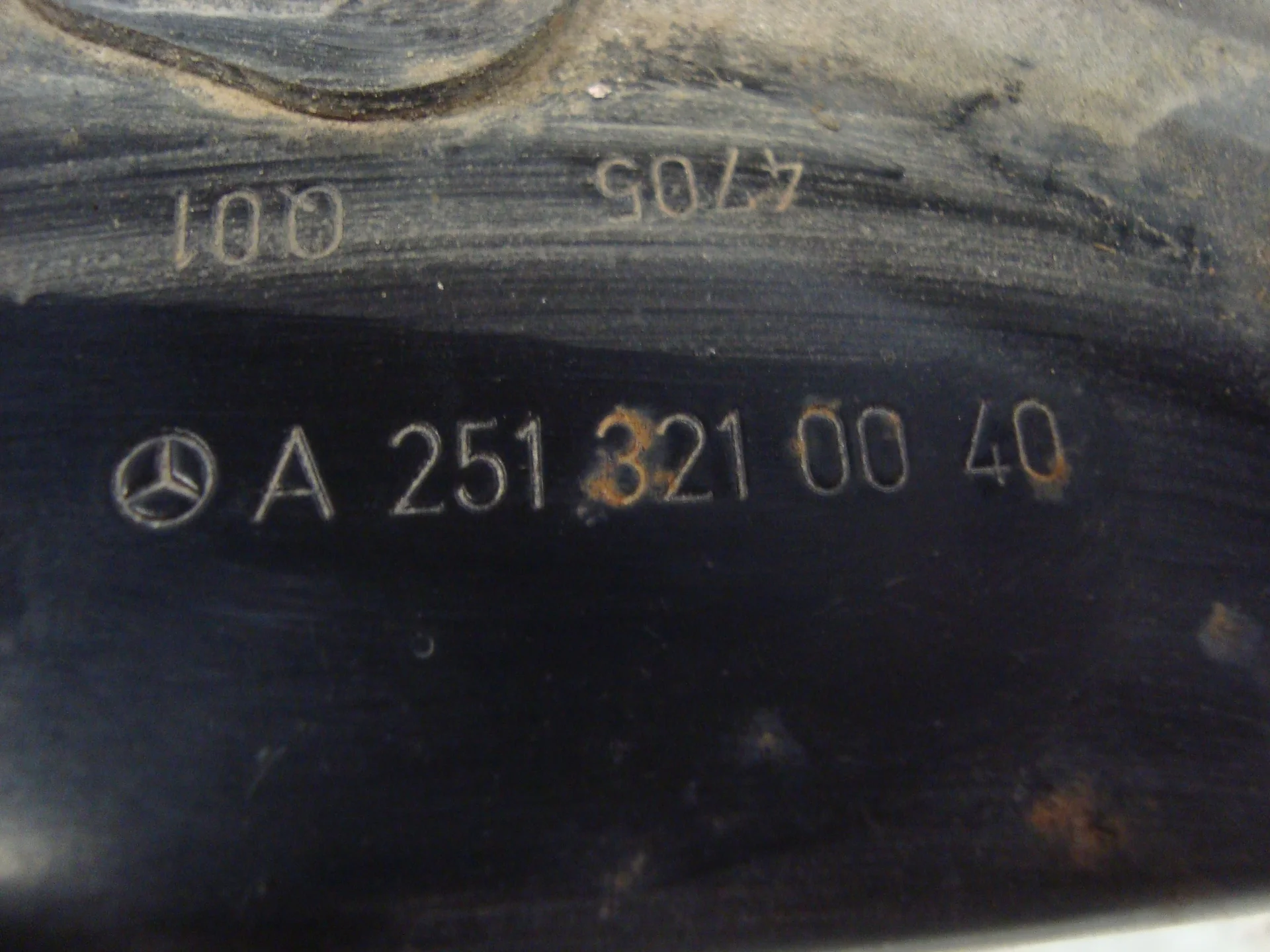 Кронштейн пневмокомпрессора Mercedes-Benz W251 272 A2513210040 - миниатюра 3
