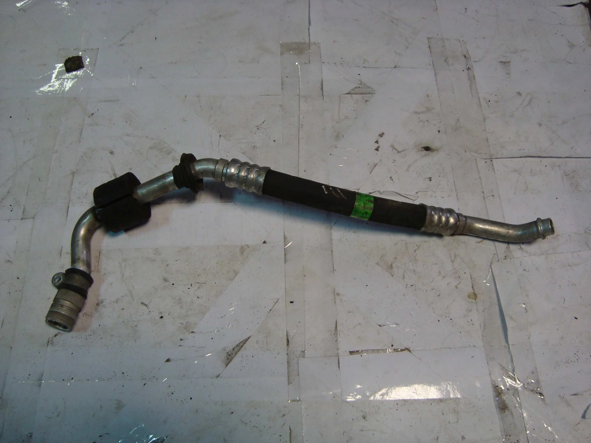 Трубка кондиционера Mercedes-Benz W202 111 A2028302215 - изображение 1