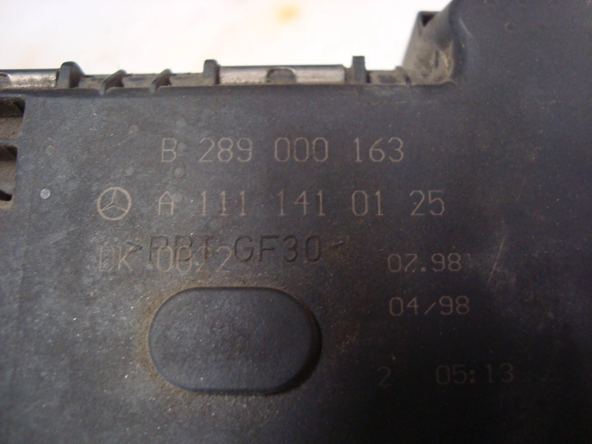 Дроссельная заслонка Mercedes-Benz C208 111 A1111410125 - миниатюра 5