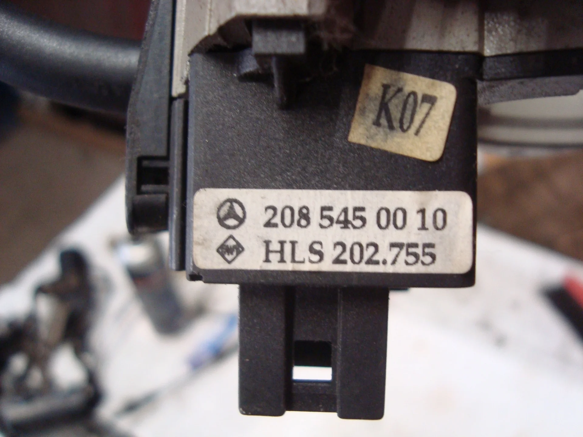 Переключатель подрулевой Mercedes-Benz C208 111 A2085450010 - миниатюра 3
