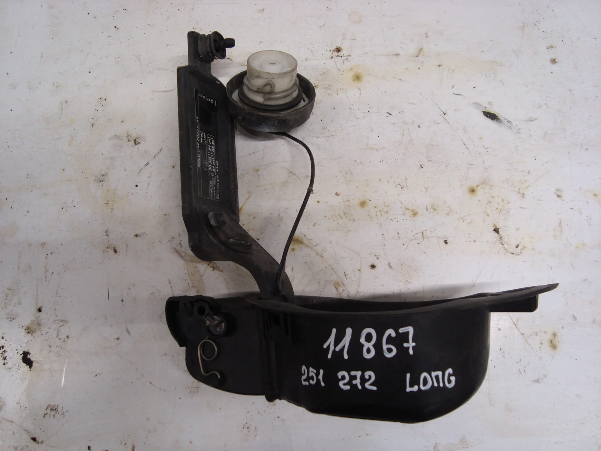 Лючок бензобака Mercedes-Benz W251 272 A2516300167 - миниатюра 2