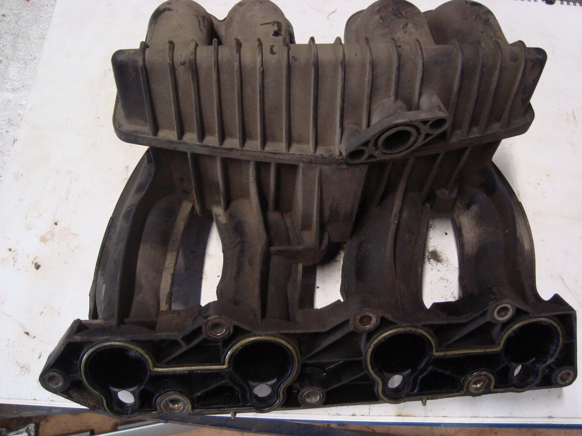 Впускной коллектор Mercedes-Benz C208 111 A1111402201 - миниатюра 2