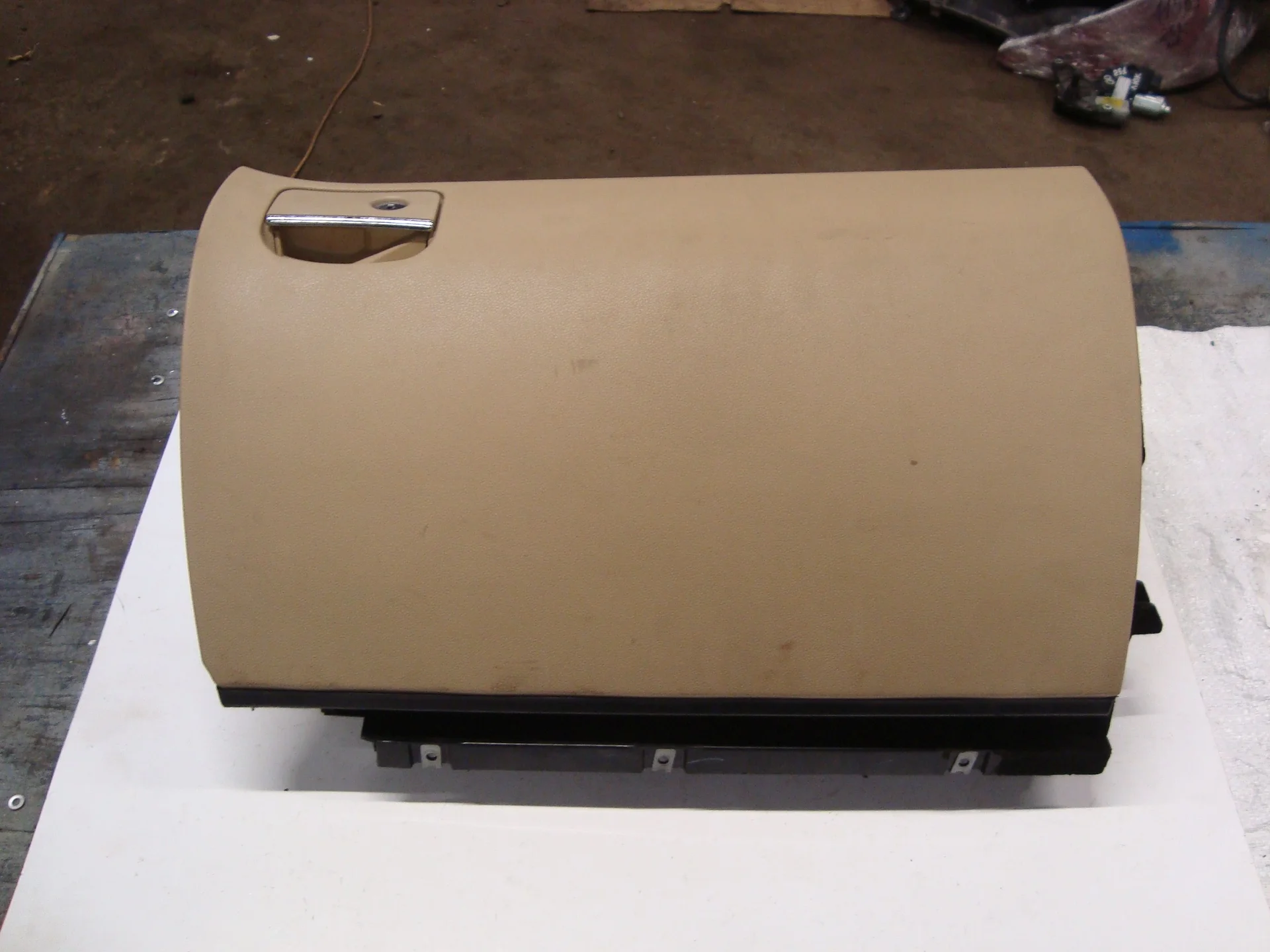 Бардачок Mercedes-Benz W251 272 A2516800291 - миниатюра 2