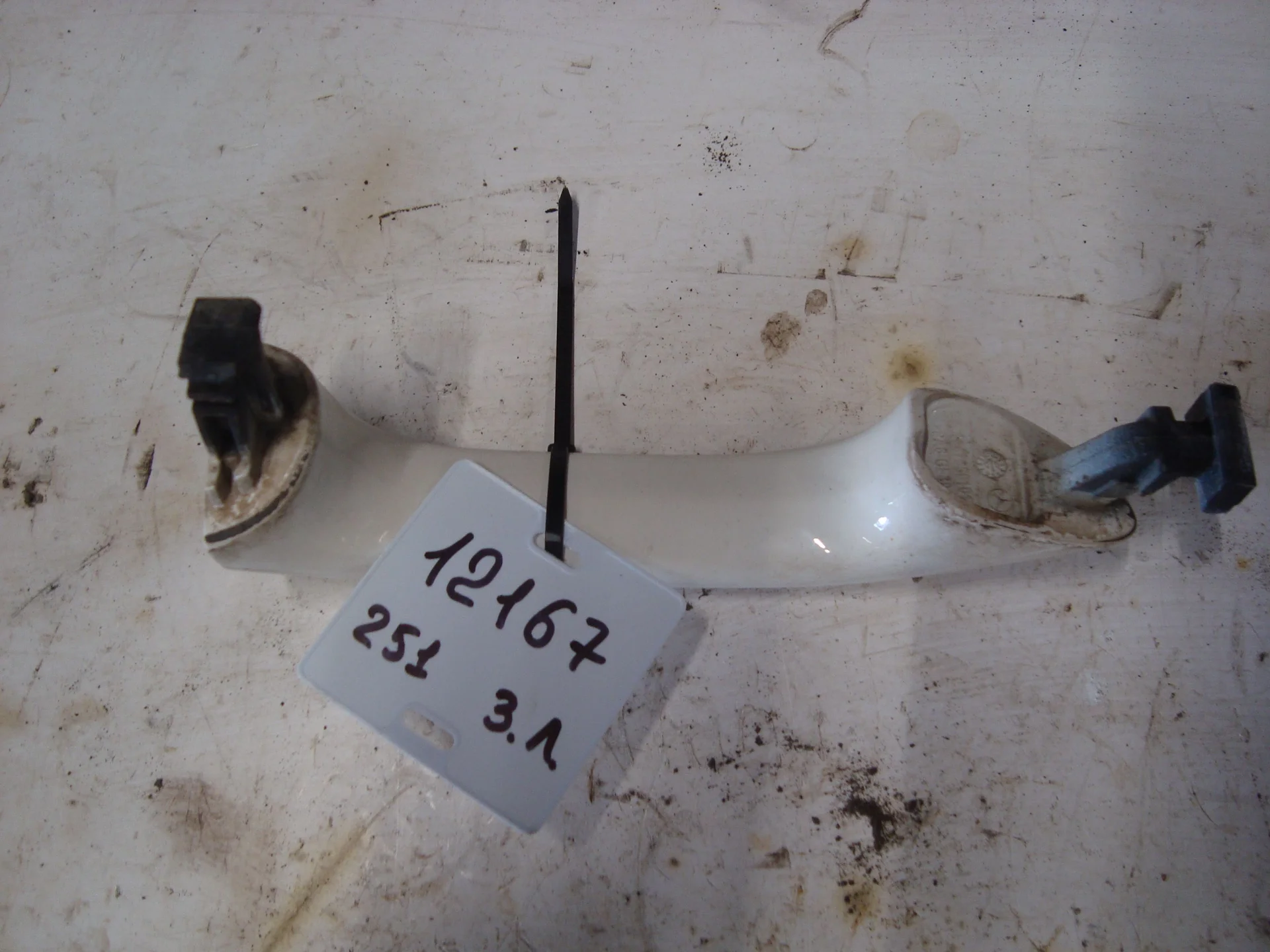 Ручка наружняя задней левой двери Mercedes-Benz W251 272 A1647660101 - миниатюра 2