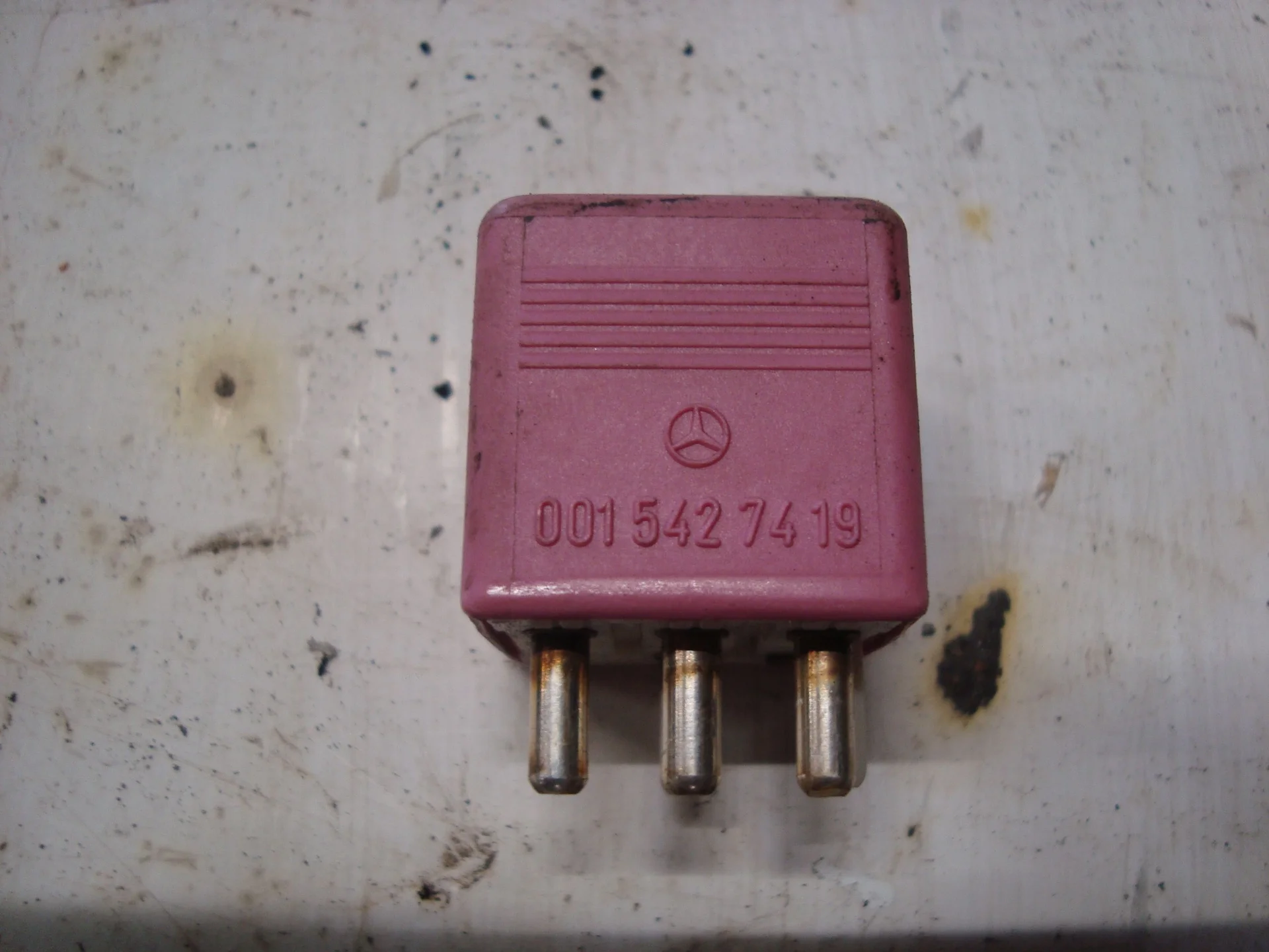 Реле Mercedes-Benz W140 111 A0015427419 - миниатюра 2
