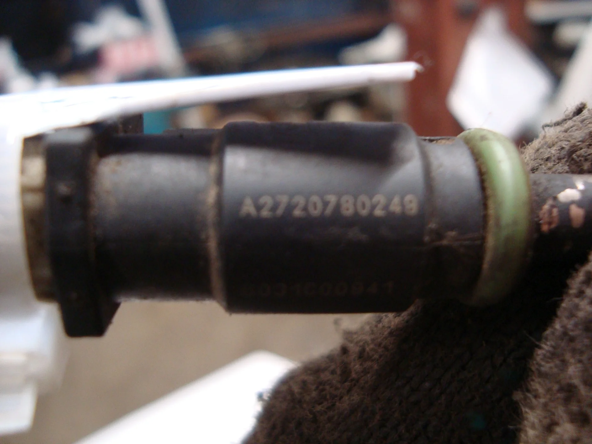 Топливная форсунка Mercedes-Benz W251 272 A2720780249 - миниатюра 2