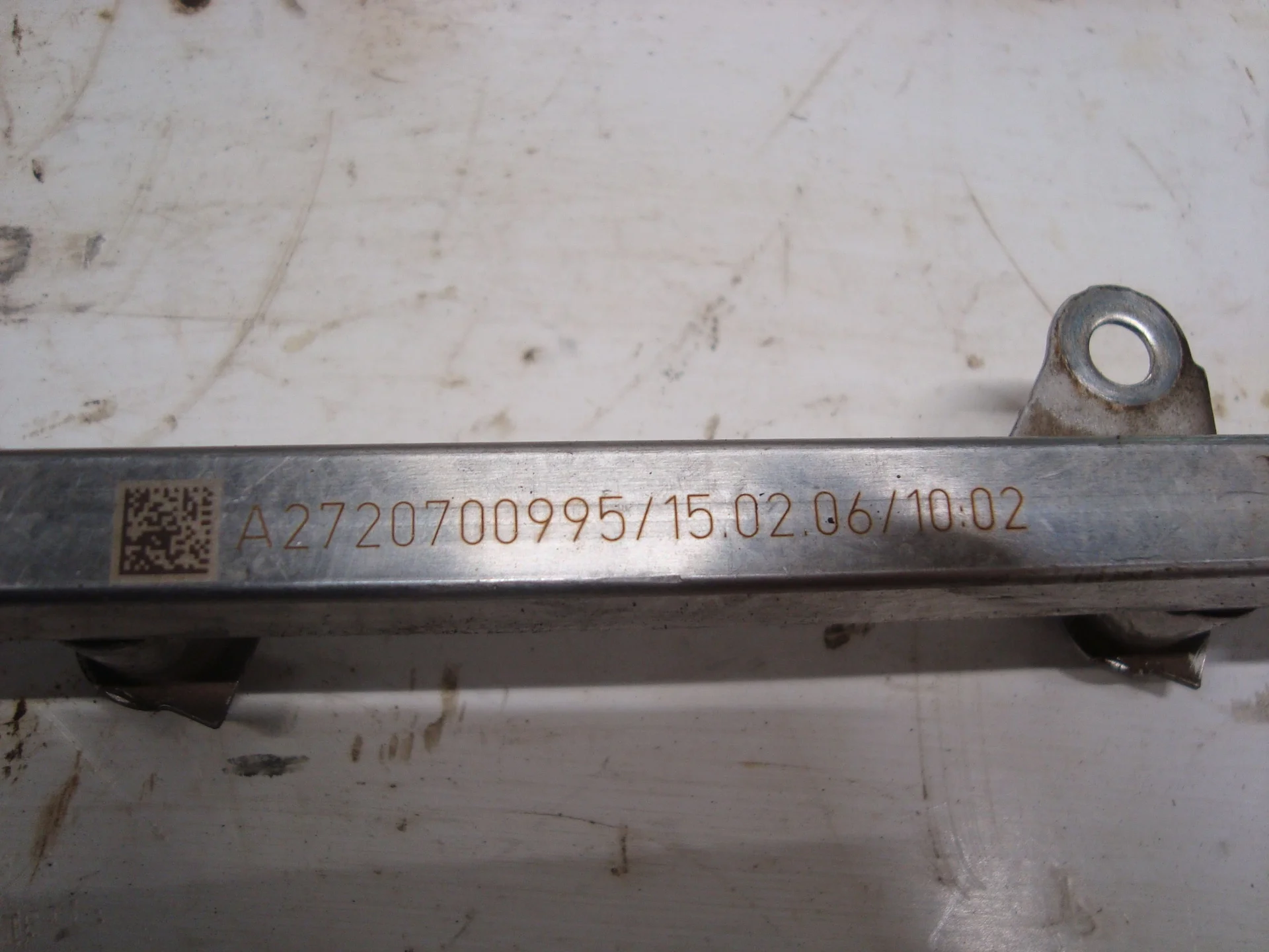 Топливная рампа Mercedes-Benz W251 272 A2720700995 - миниатюра 4