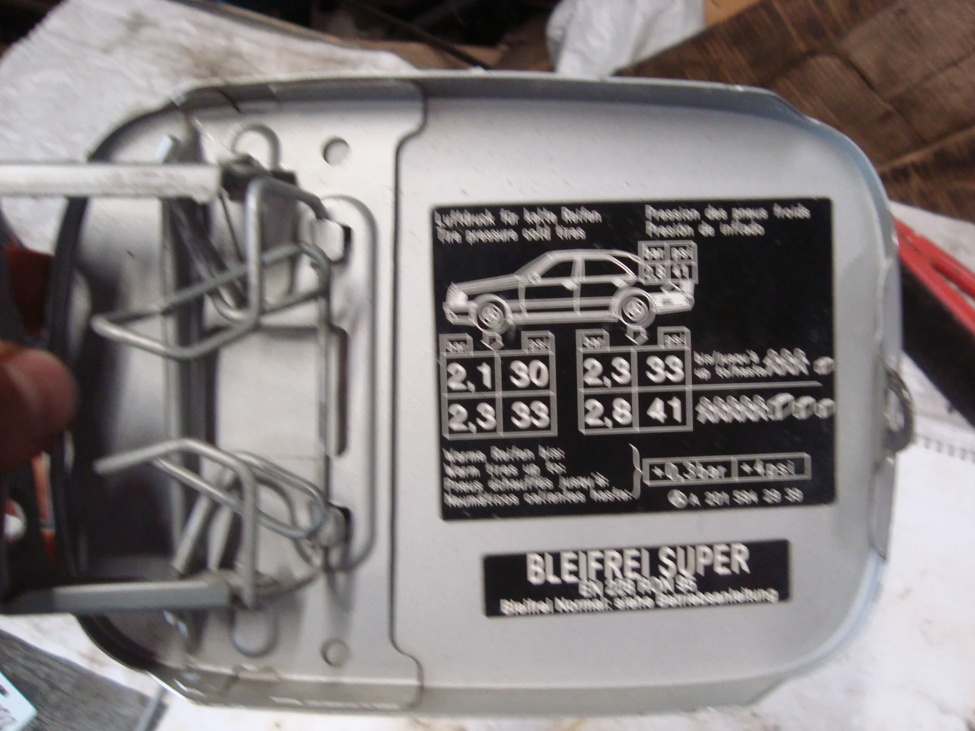 Лючок бензобака Mercedes-Benz C208 111 A2087500206 - миниатюра 3