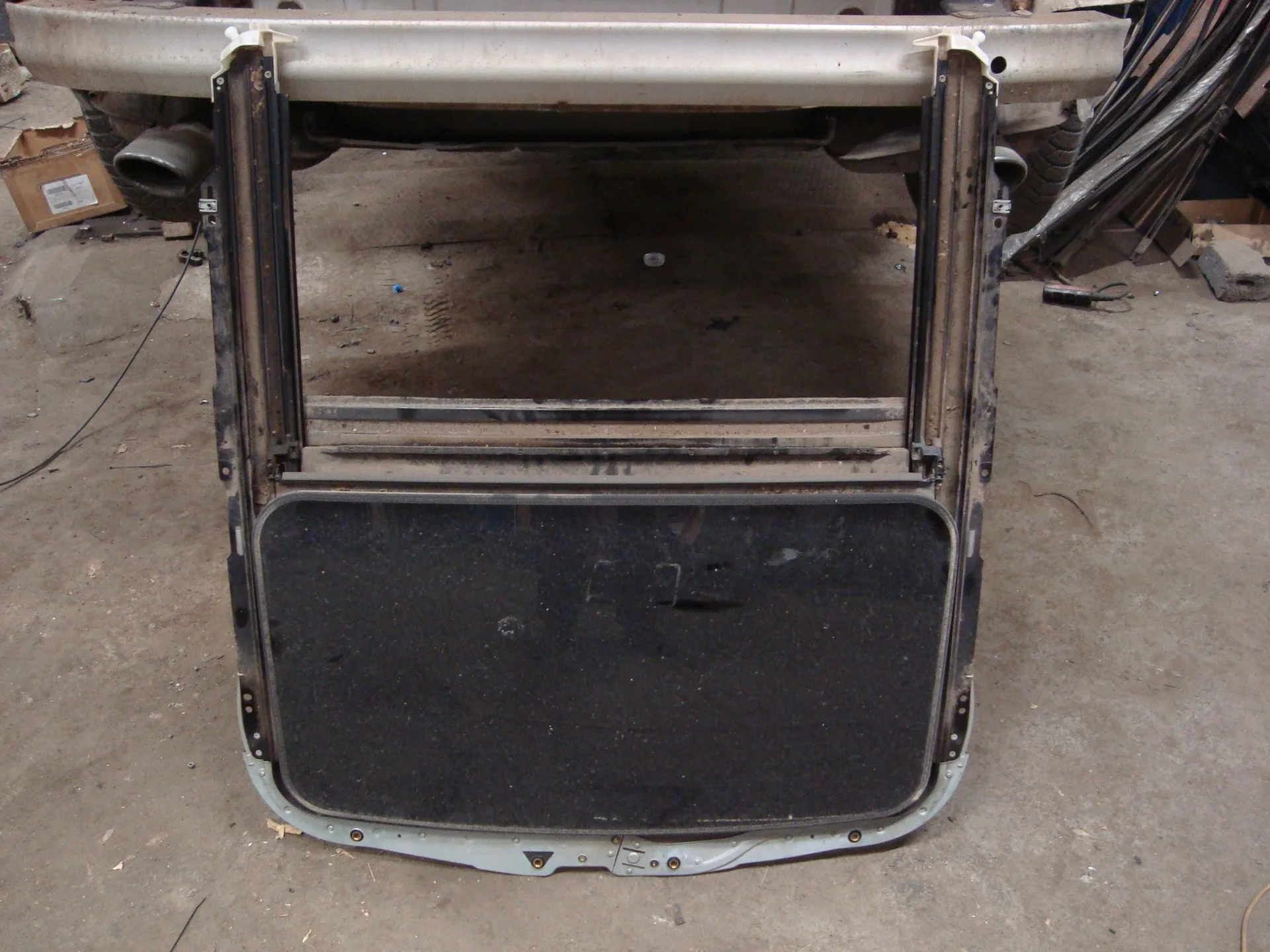 Люк Mercedes-Benz W251 272 A1647800829 - миниатюра 2