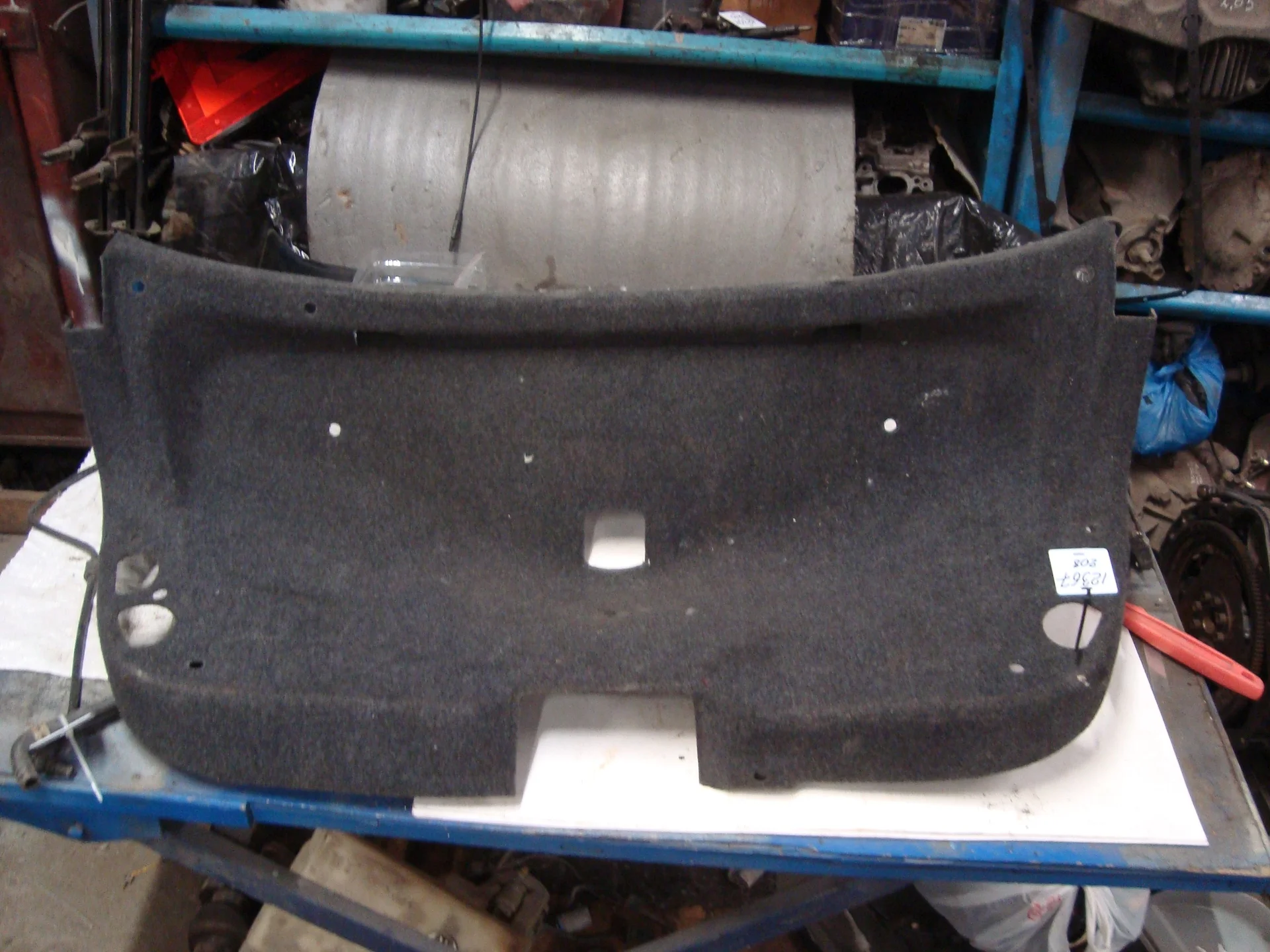 Обшивка крышки багажника Mercedes-Benz C208 111 A2086940125 - миниатюра 2