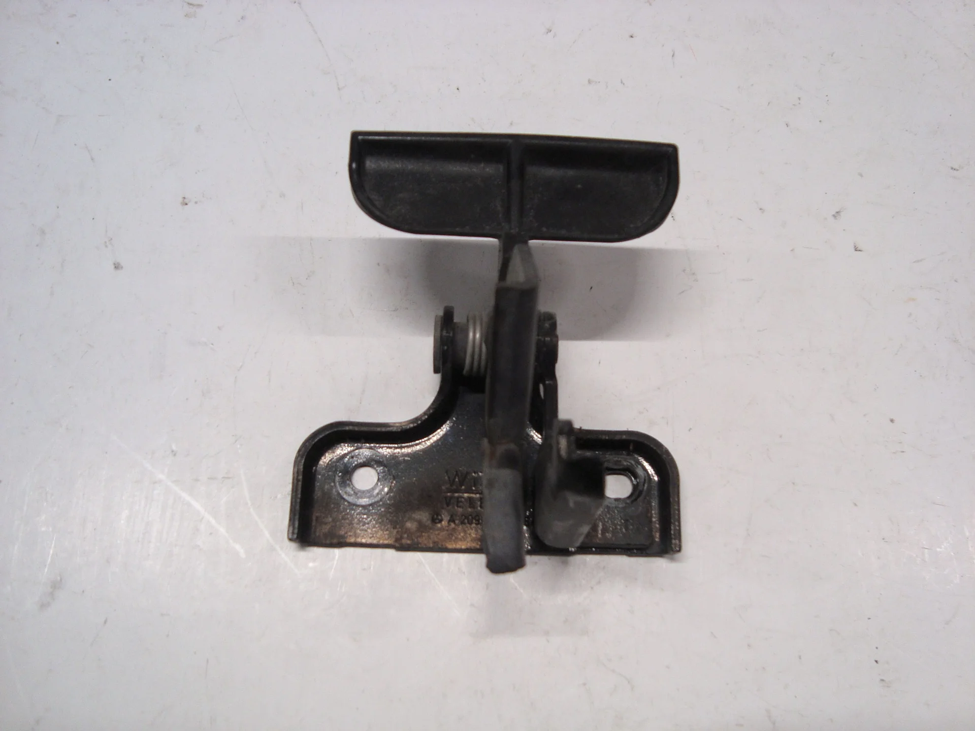Предохранительный крюк капота Mercedes-Benz W251 272 A2098800164 - миниатюра 2