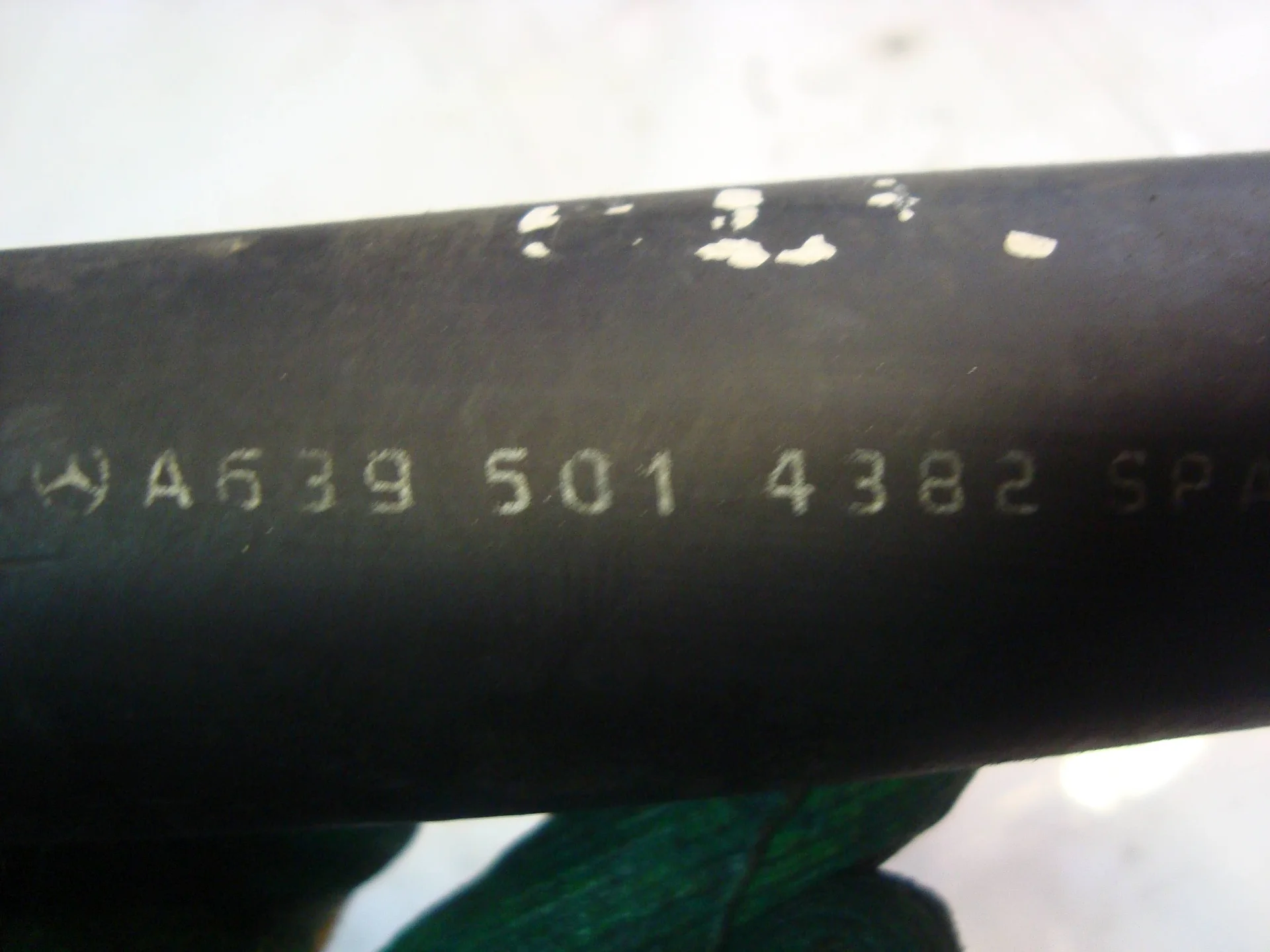 Патрубок системы охлаждения Mercedes-Benz W639 A6395014382 - миниатюра 3