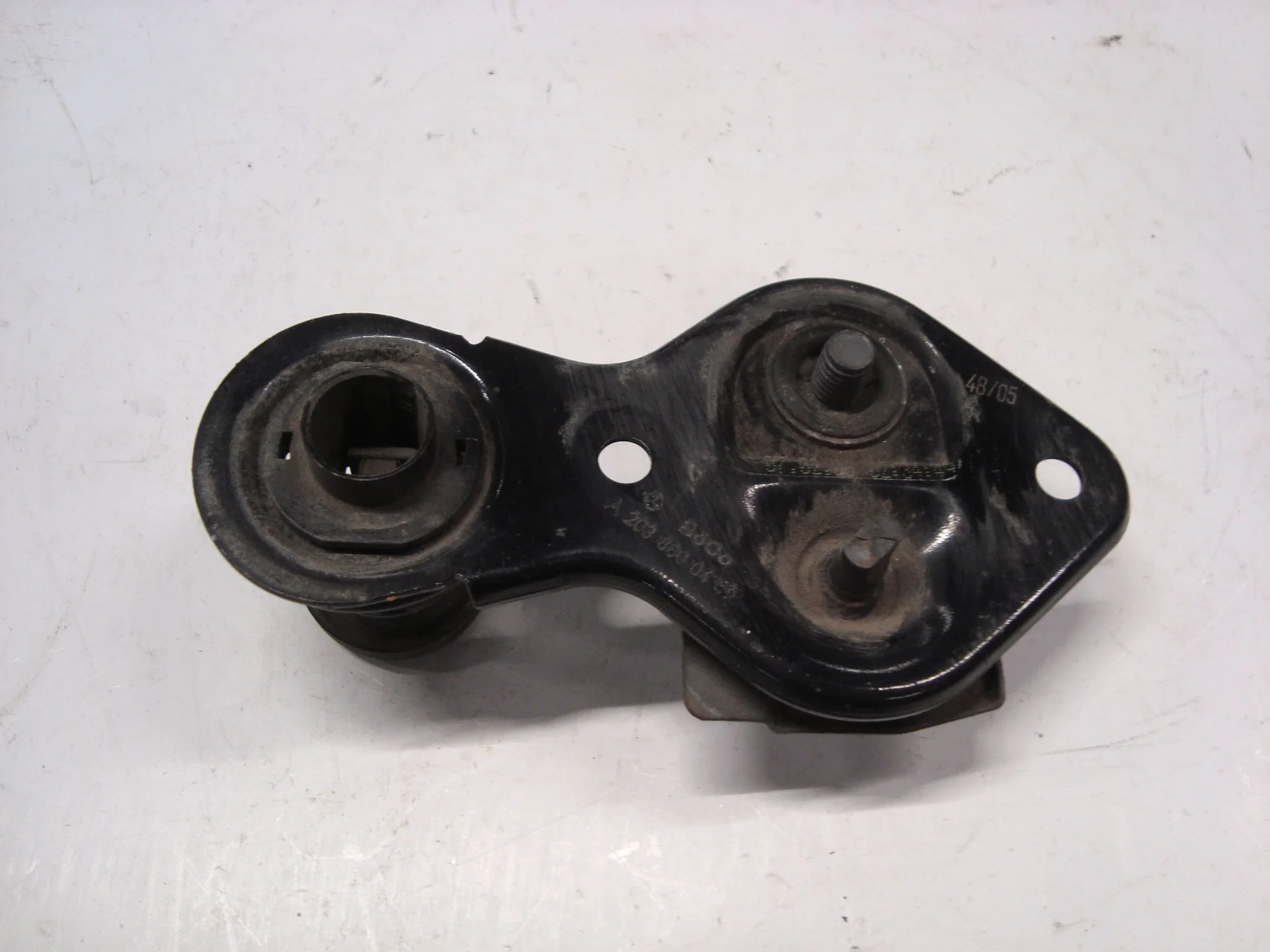 Петля замка капота Mercedes-Benz W251 272 A2038800460 - миниатюра 2