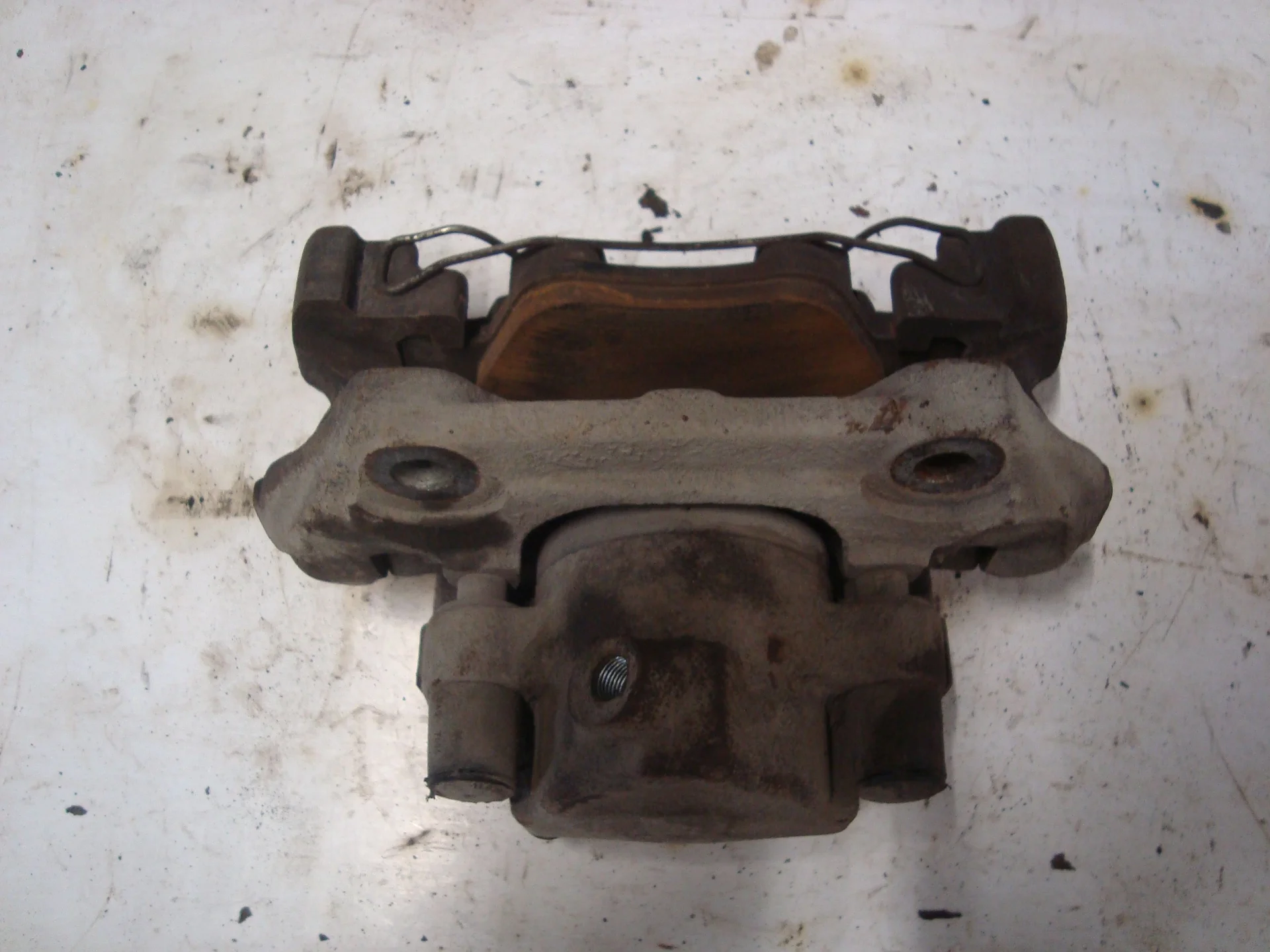 Суппорт передний правый Mercedes-Benz C208 111 A0014203083 - миниатюра 2