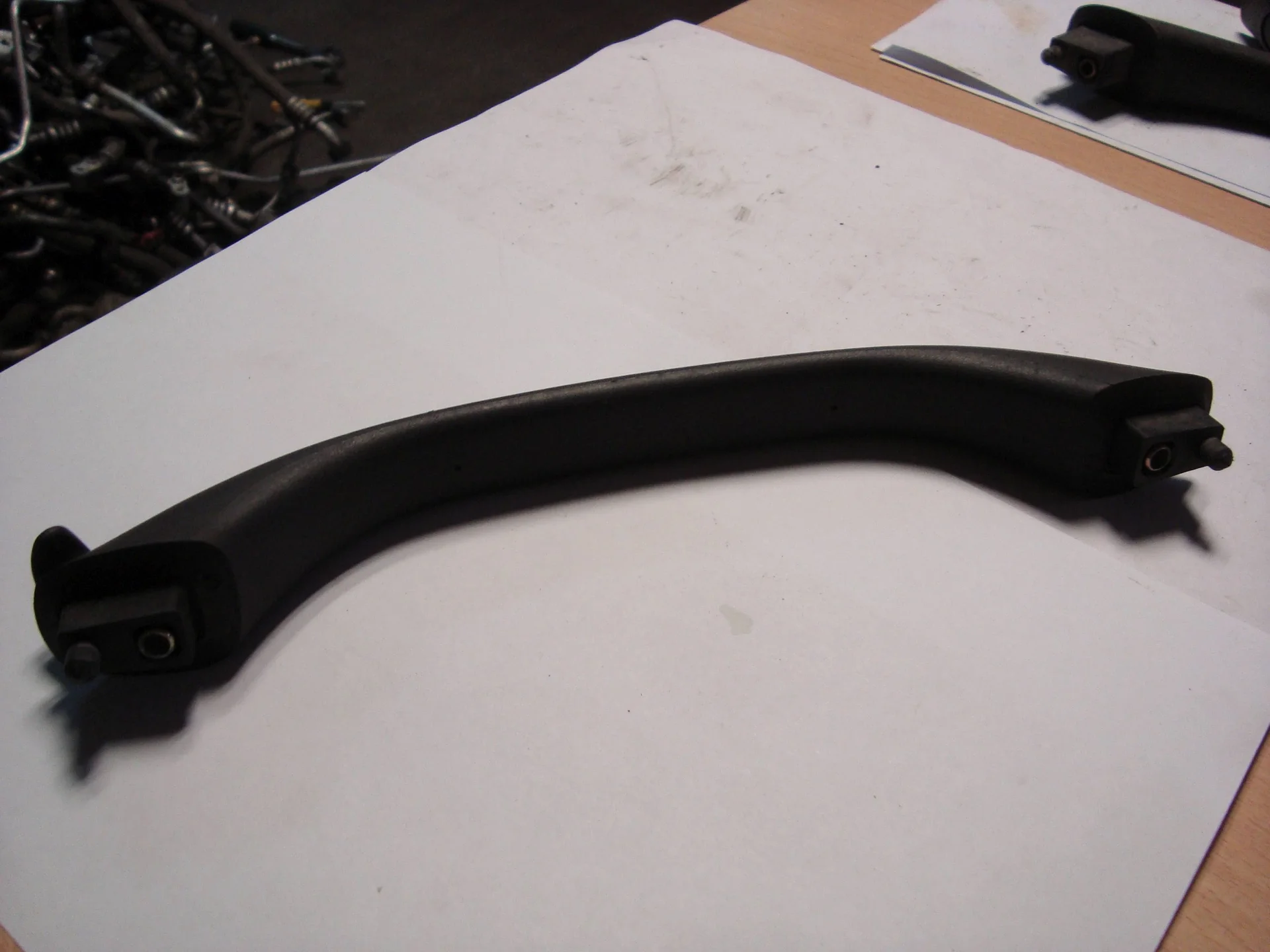 Поручень потолочный задний Mercedes-Benz W210 119 A2108101551 - миниатюра 2