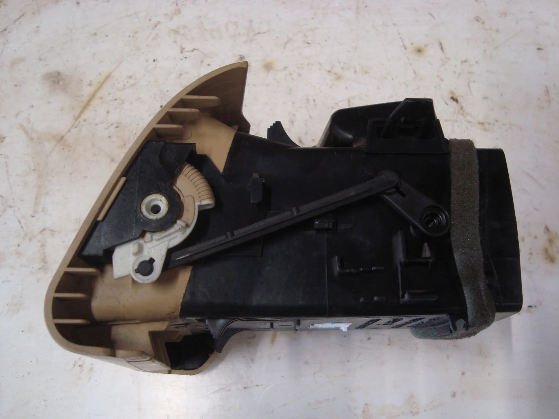 Дефлектор печки левый Mercedes-Benz W251 272 A2518300154 - миниатюра 4