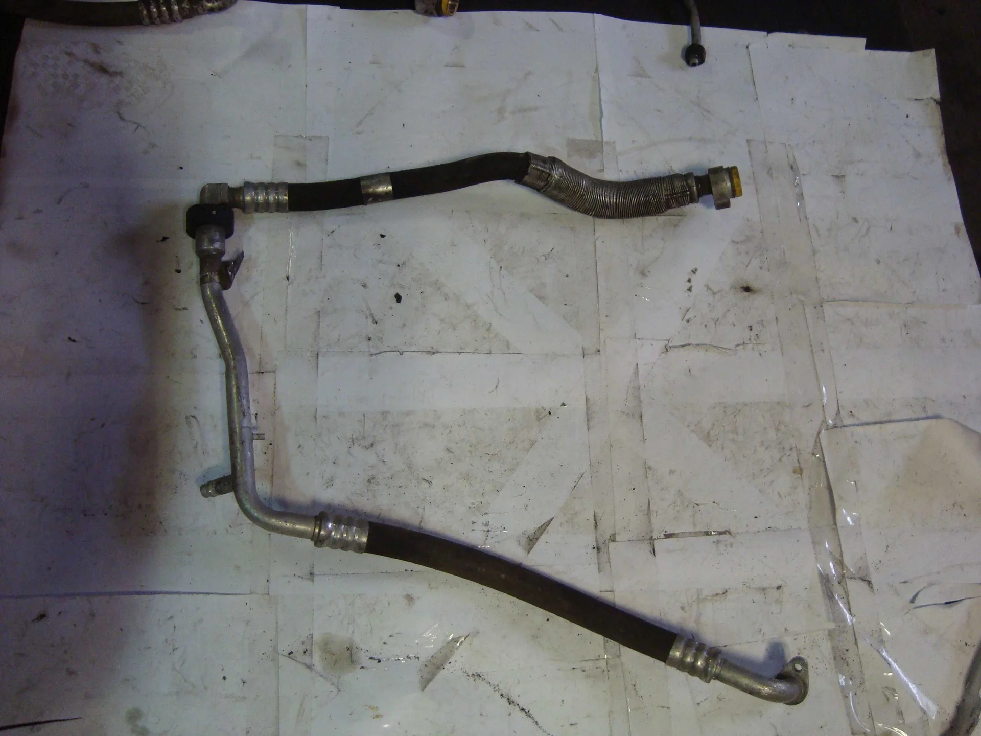 Трубка кондиционера Mercedes-Benz W211 A2118300715 - изображение 1